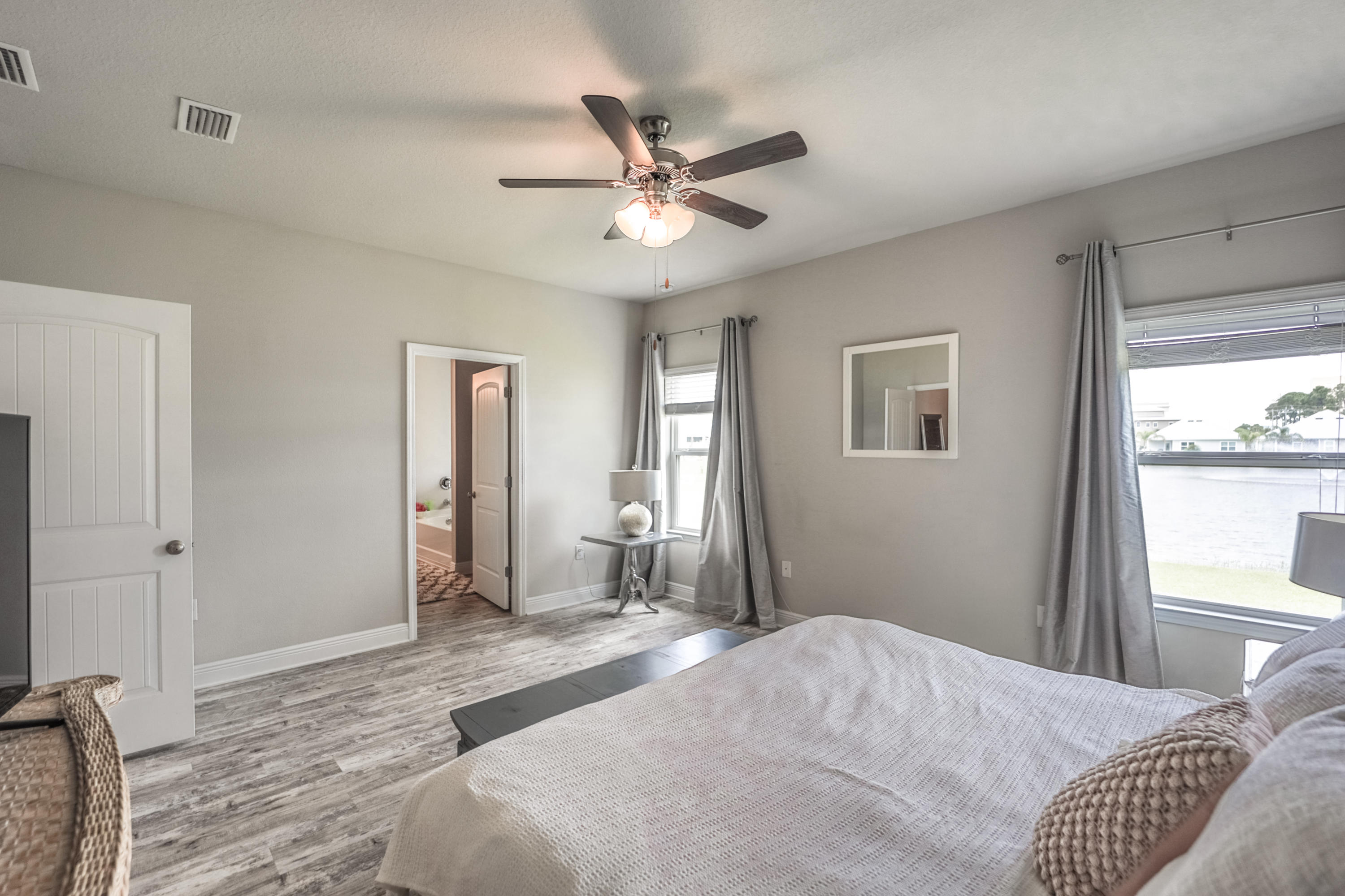 MOONRAKER SHORES - Residential Lease