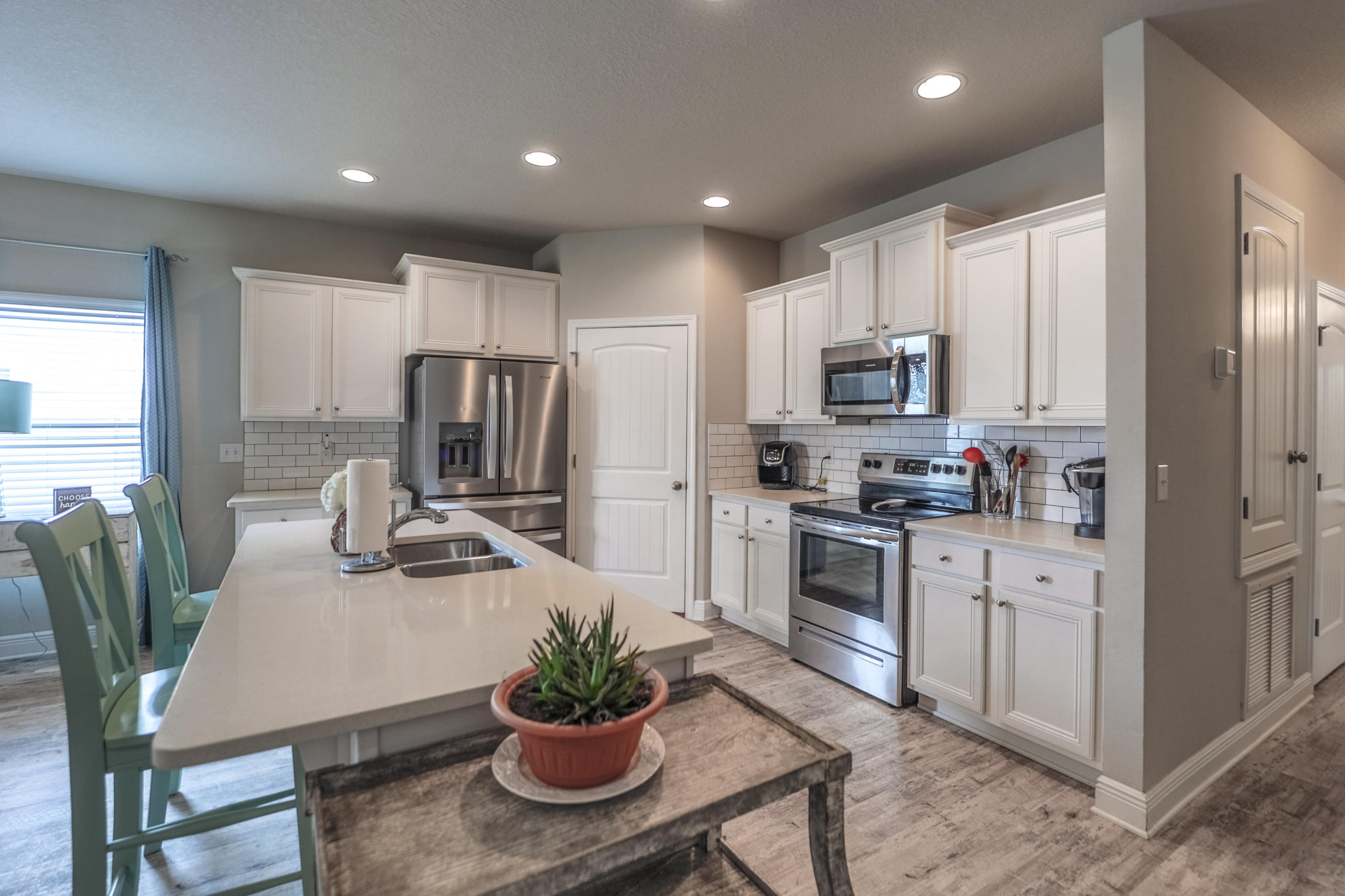 MOONRAKER SHORES - Residential Lease