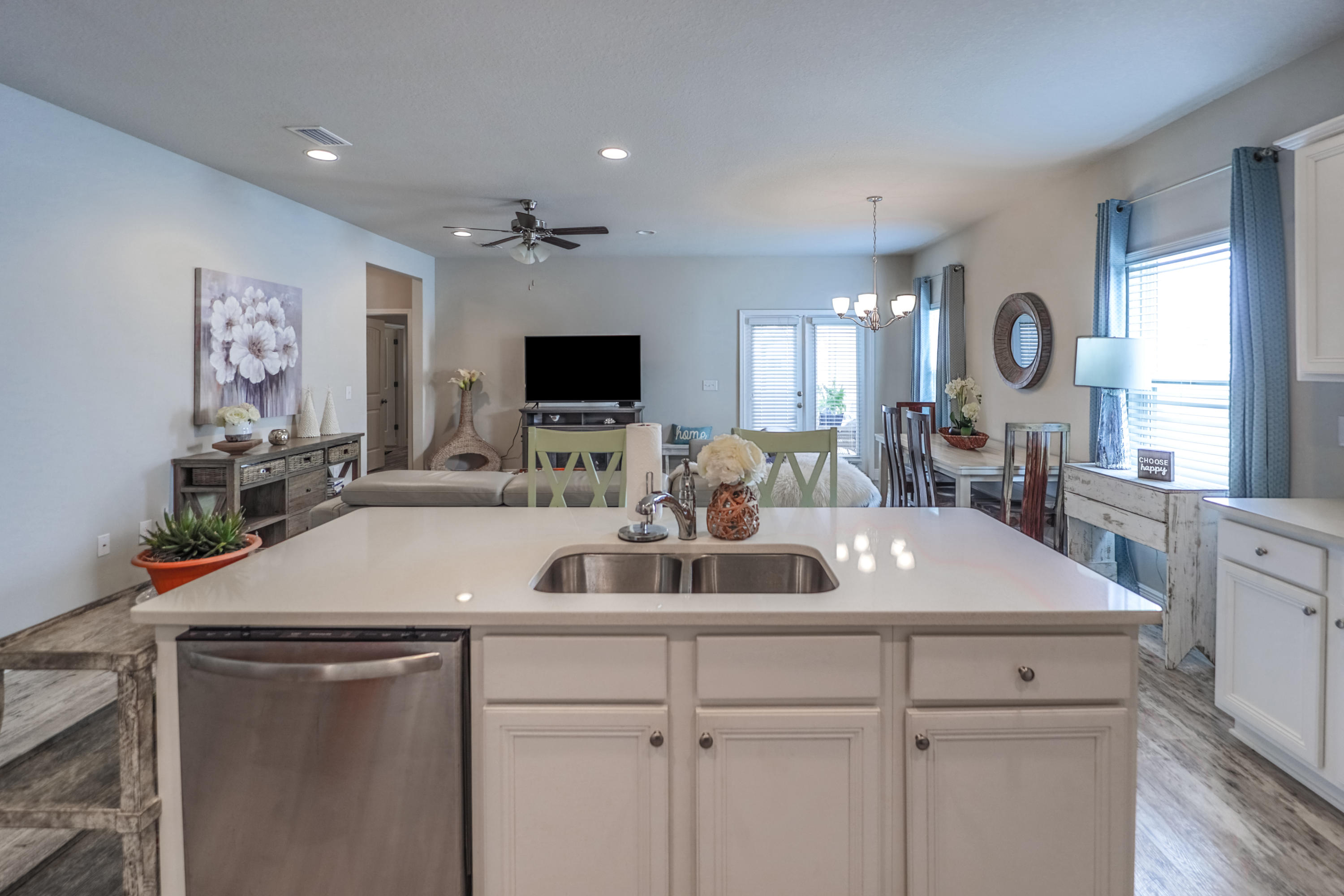 MOONRAKER SHORES - Residential Lease