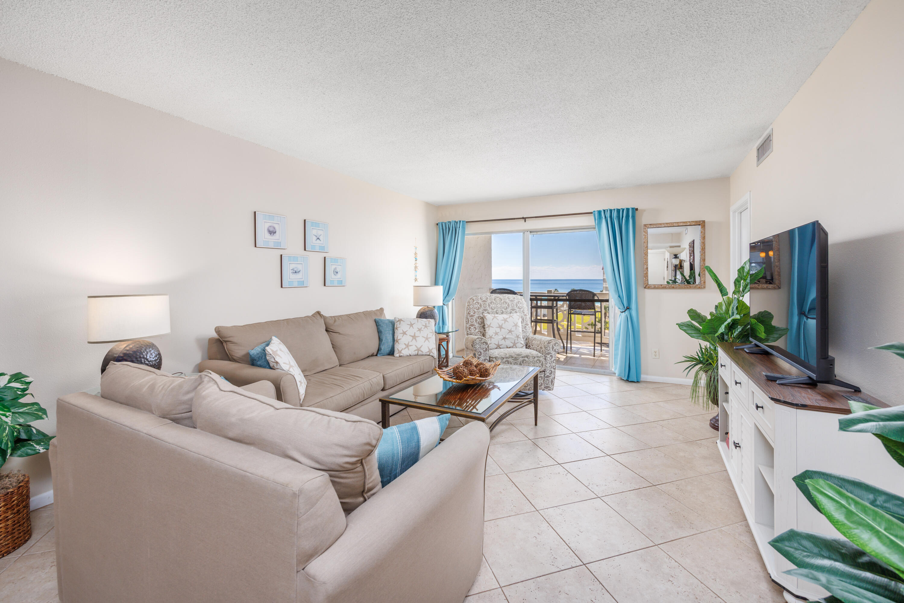 EL MATADOR CONDO - Residential