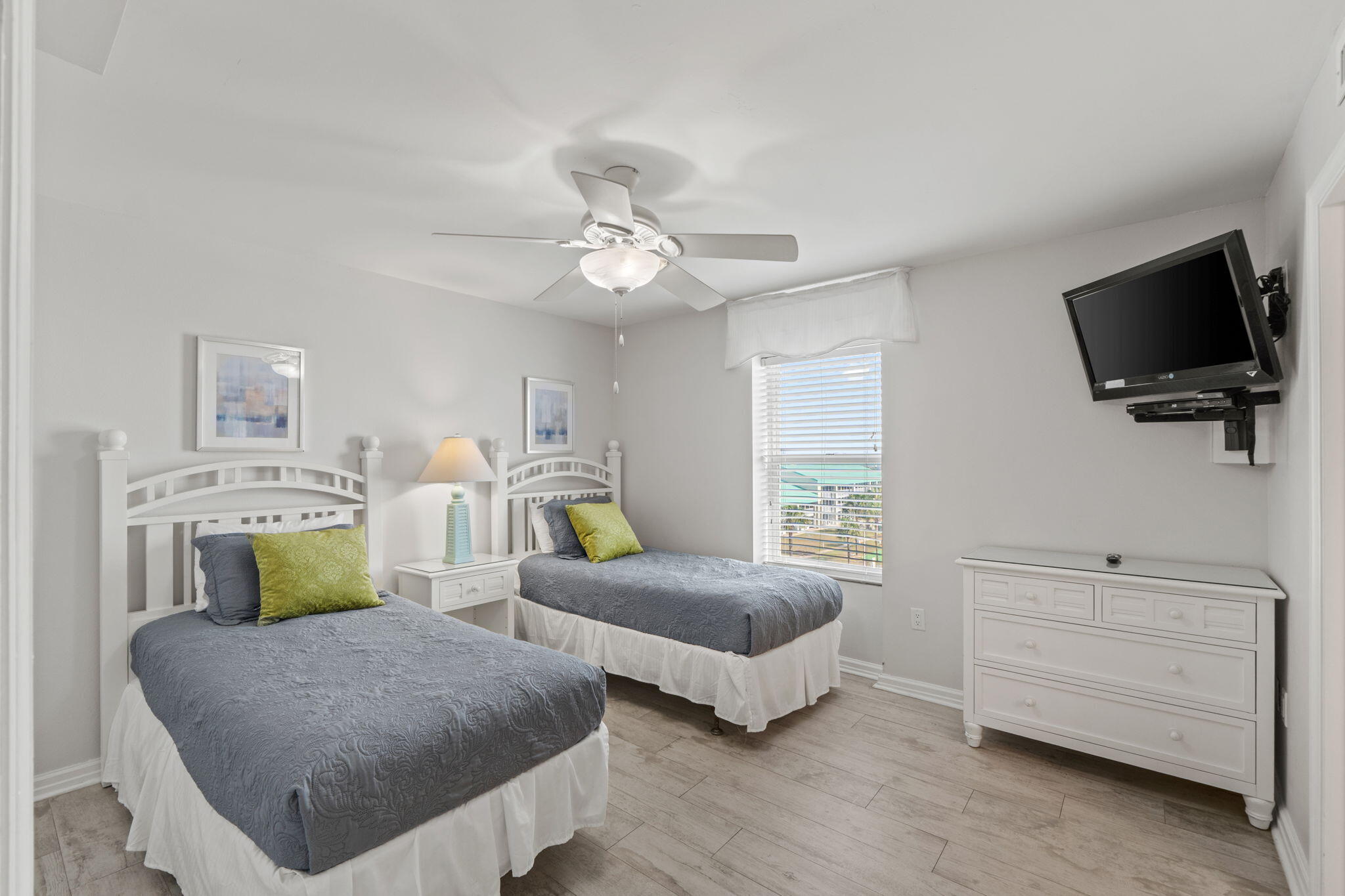 Pelican Beach Resort - Residential