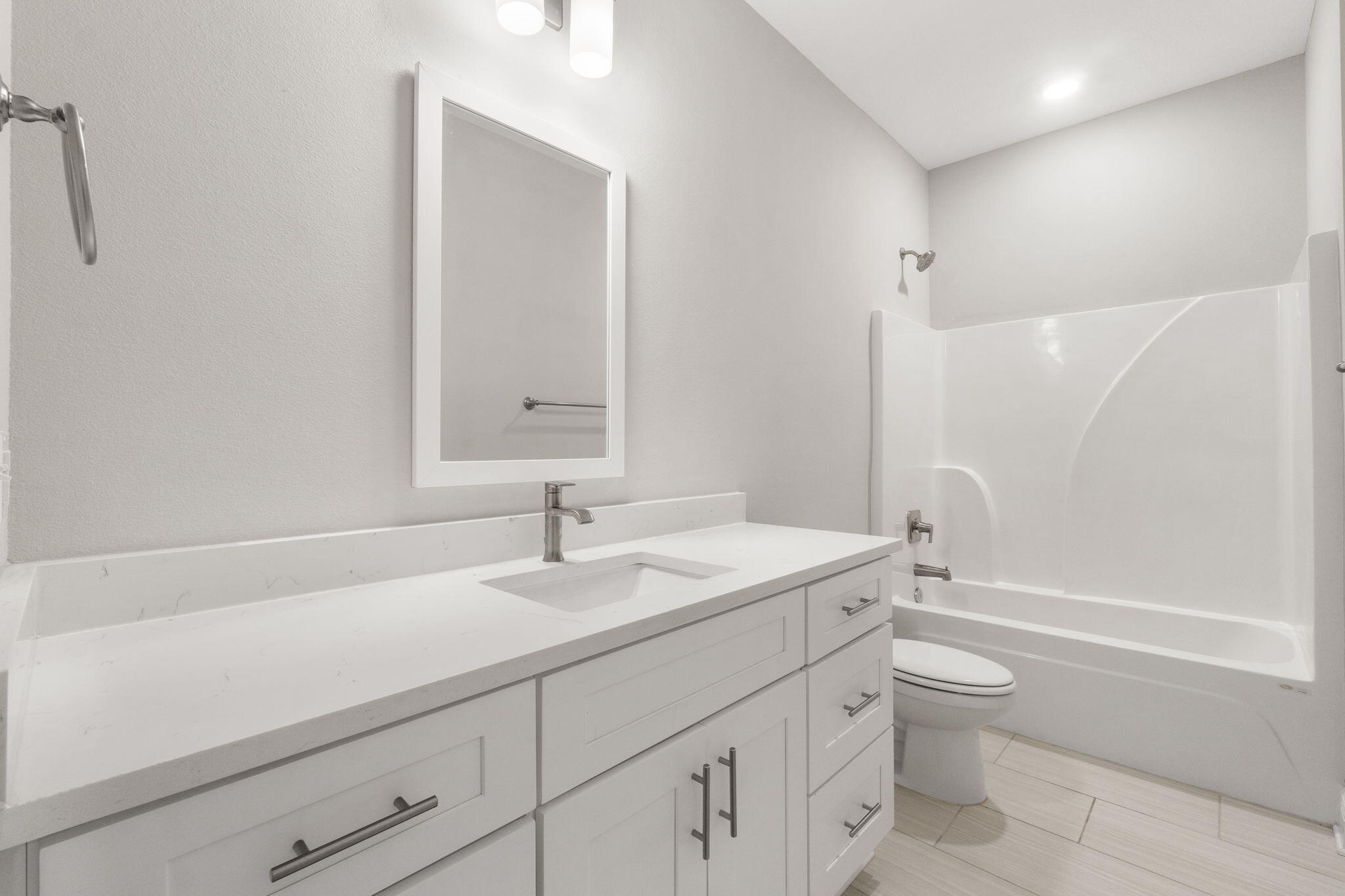 KARA LAKE TOWNHOMES - Residential Lease