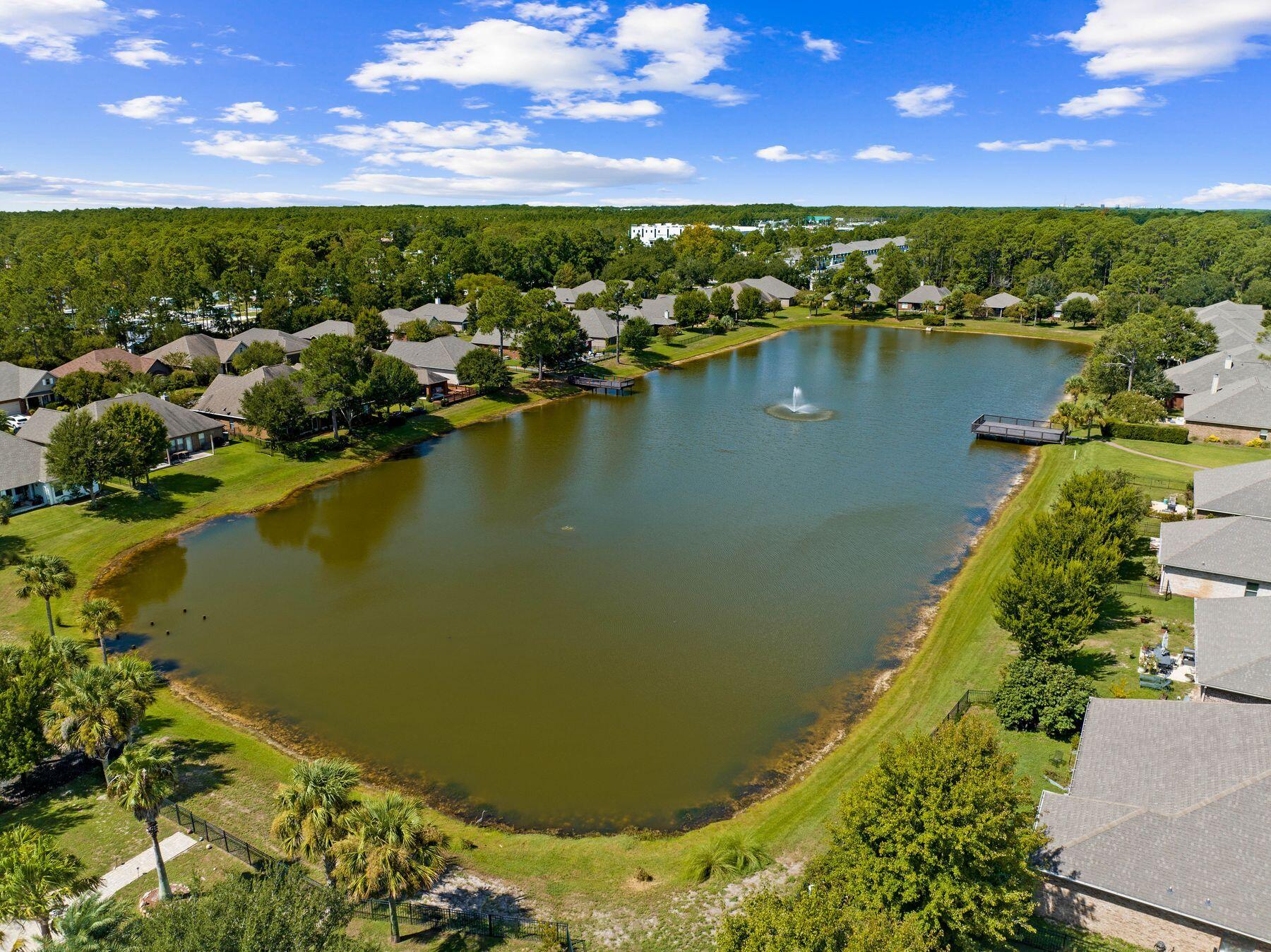 WHISPERING LAKE - Residential