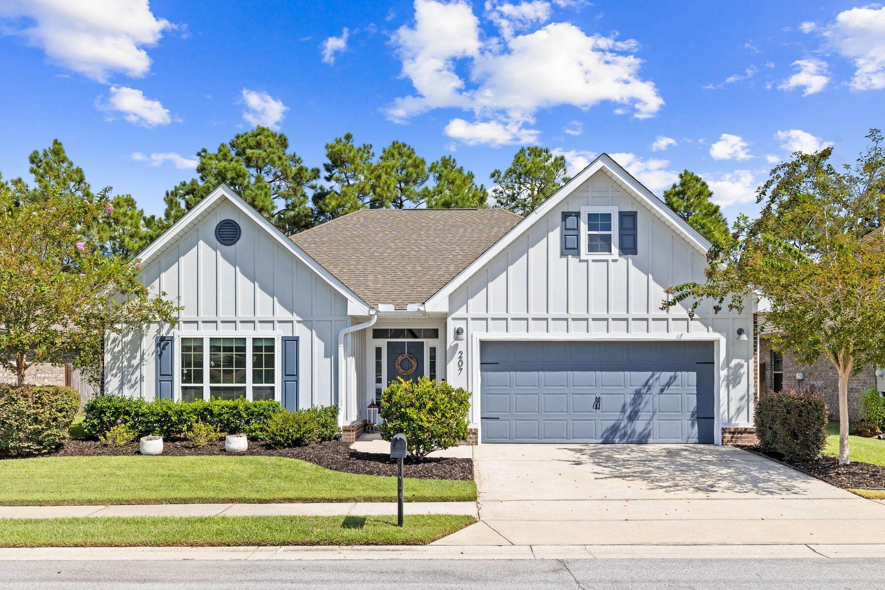 WHISPERING LAKE - Residential