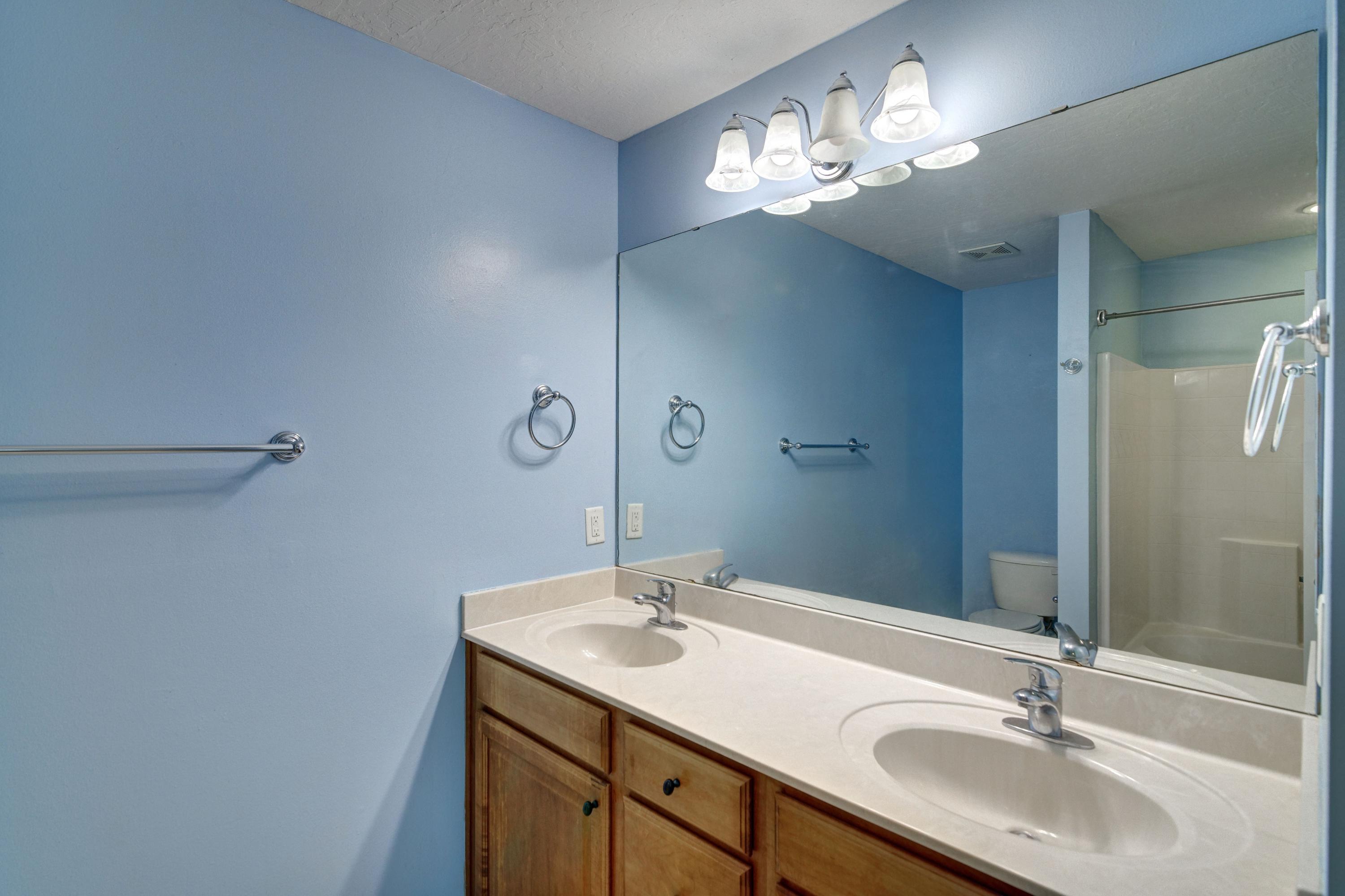 SEASHORE VILLAGE T/H - Residential