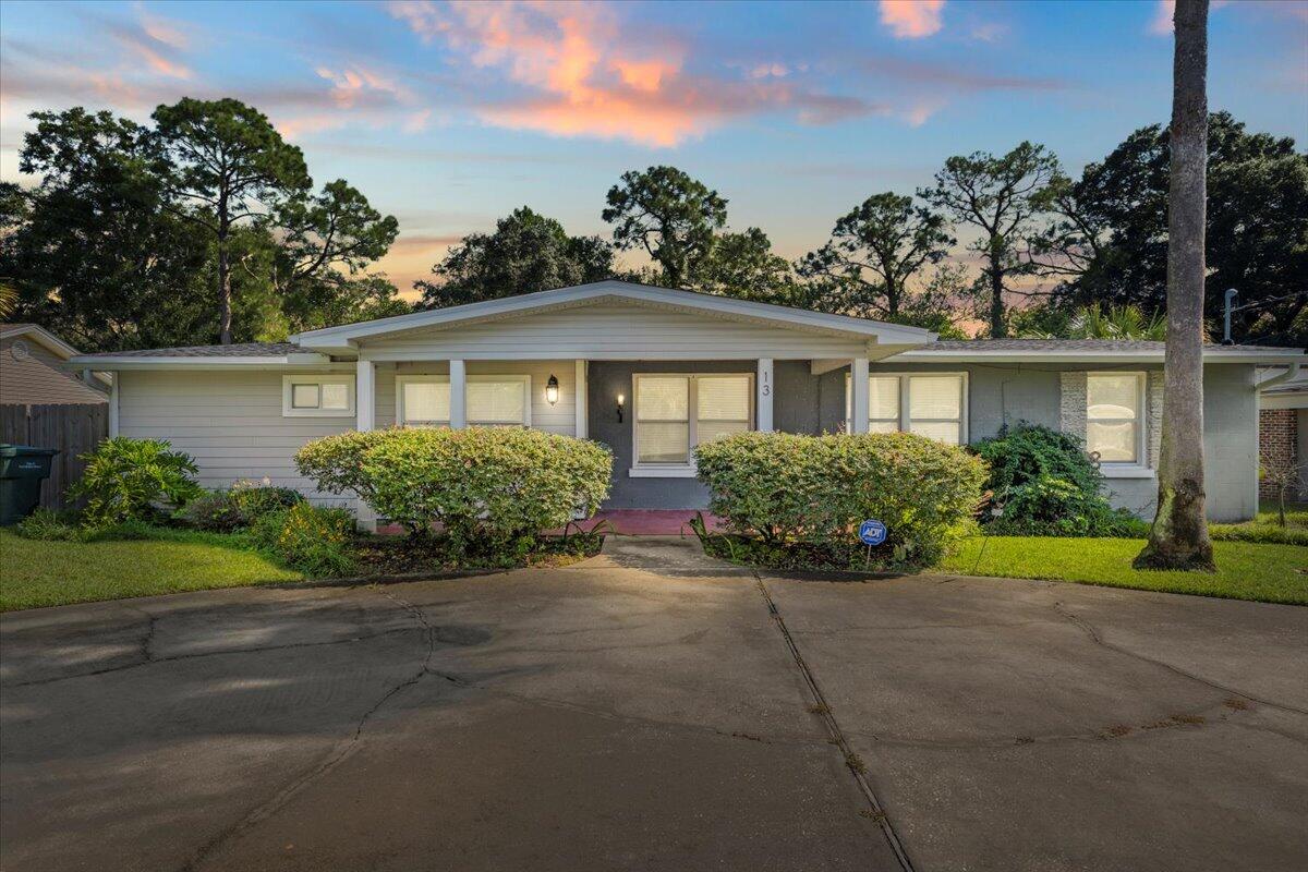ELLIOTTS POINT 4TH ADDN - Residential