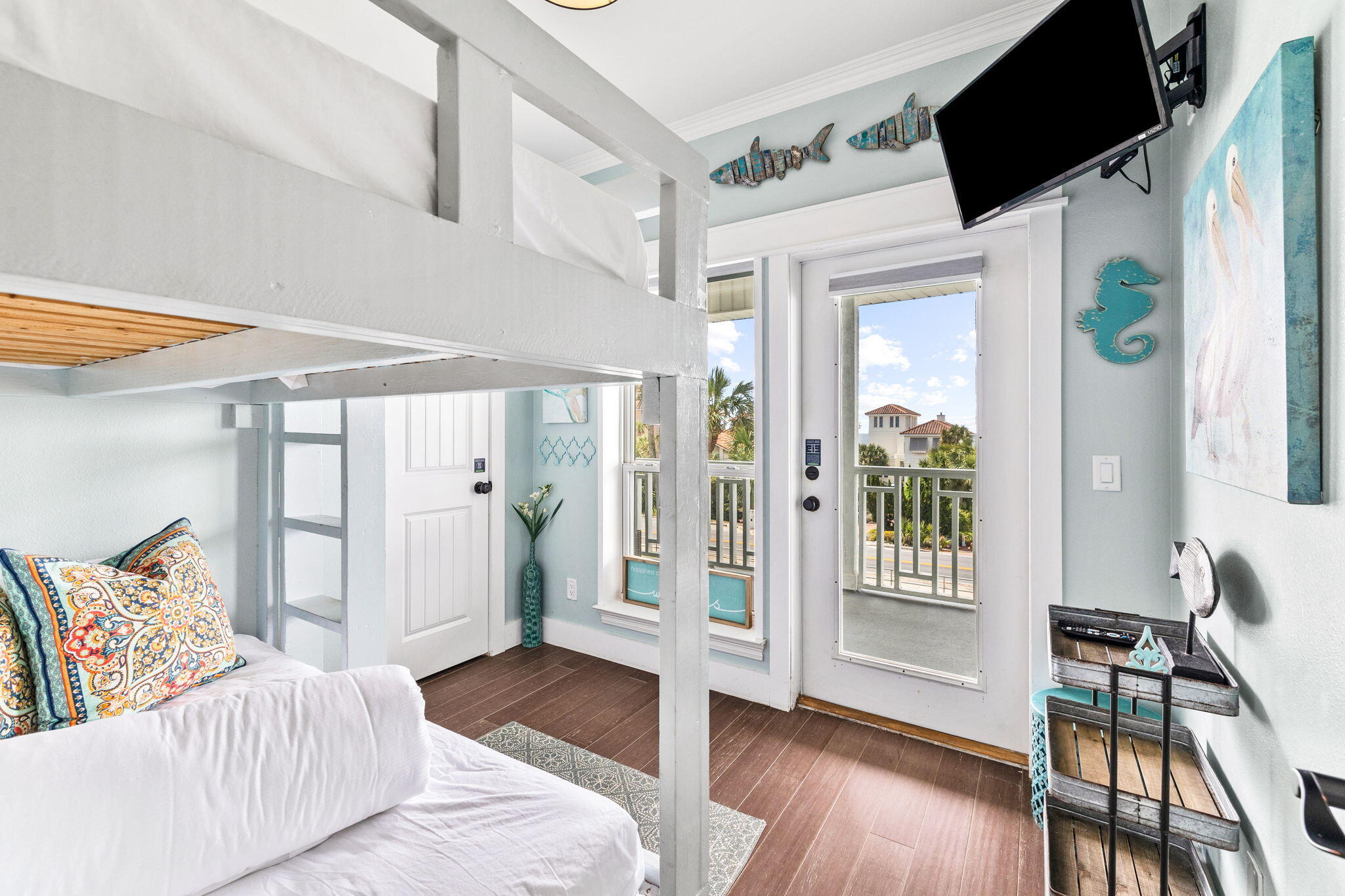 CRYSTAL SHORES - Residential