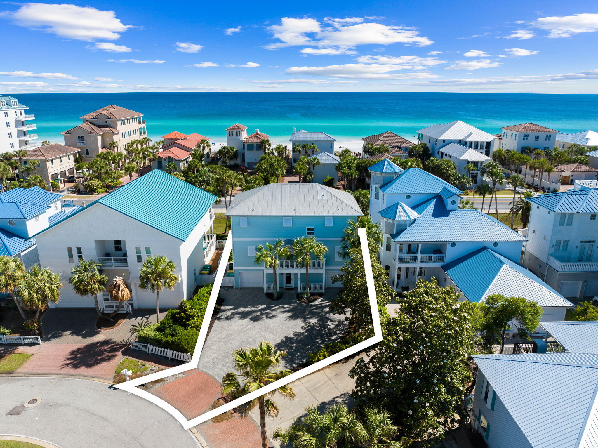 CRYSTAL SHORES - Residential