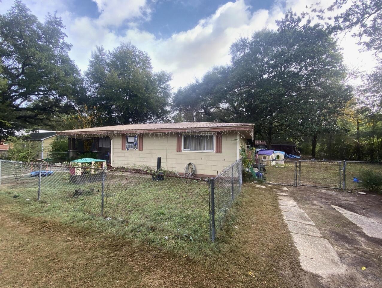 STAFF ADD CRESTVIEW - Residential