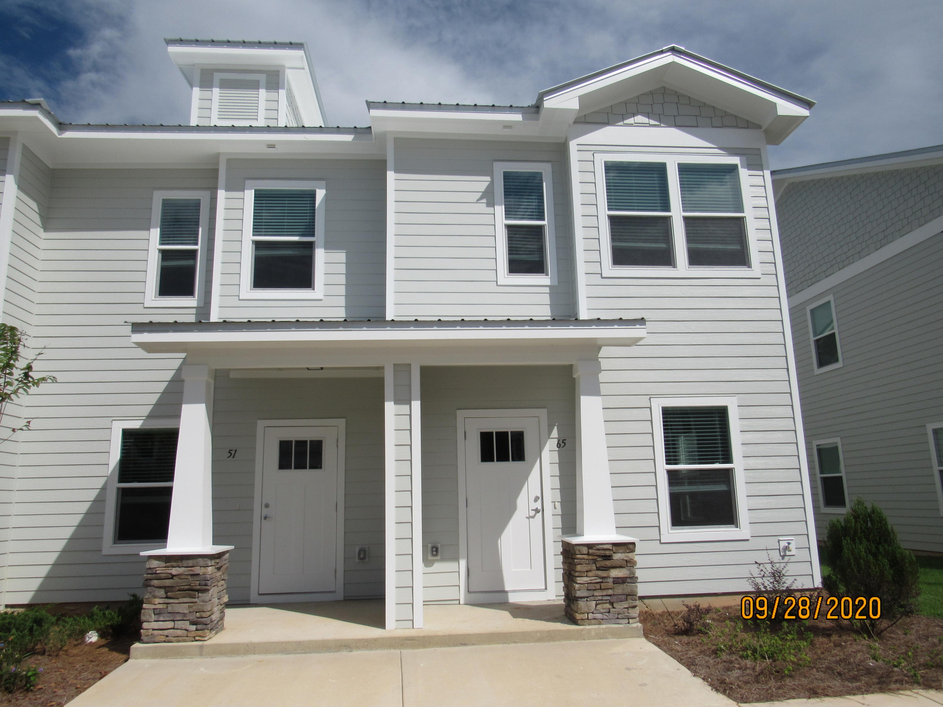 VERANDAS AT FREEPORT - Residential Lease