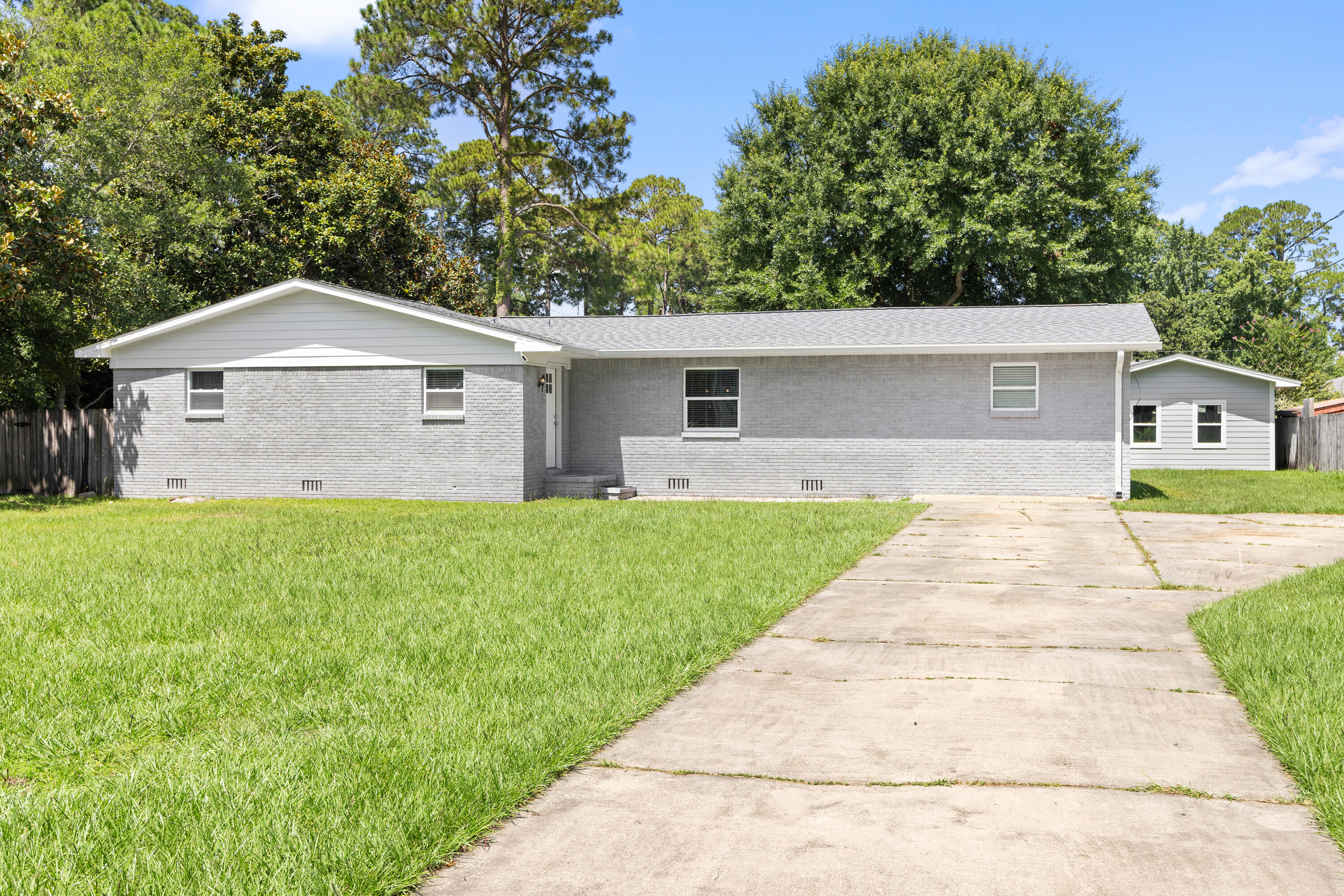 FIELD S/D 1ST ADDN - Residential Lease