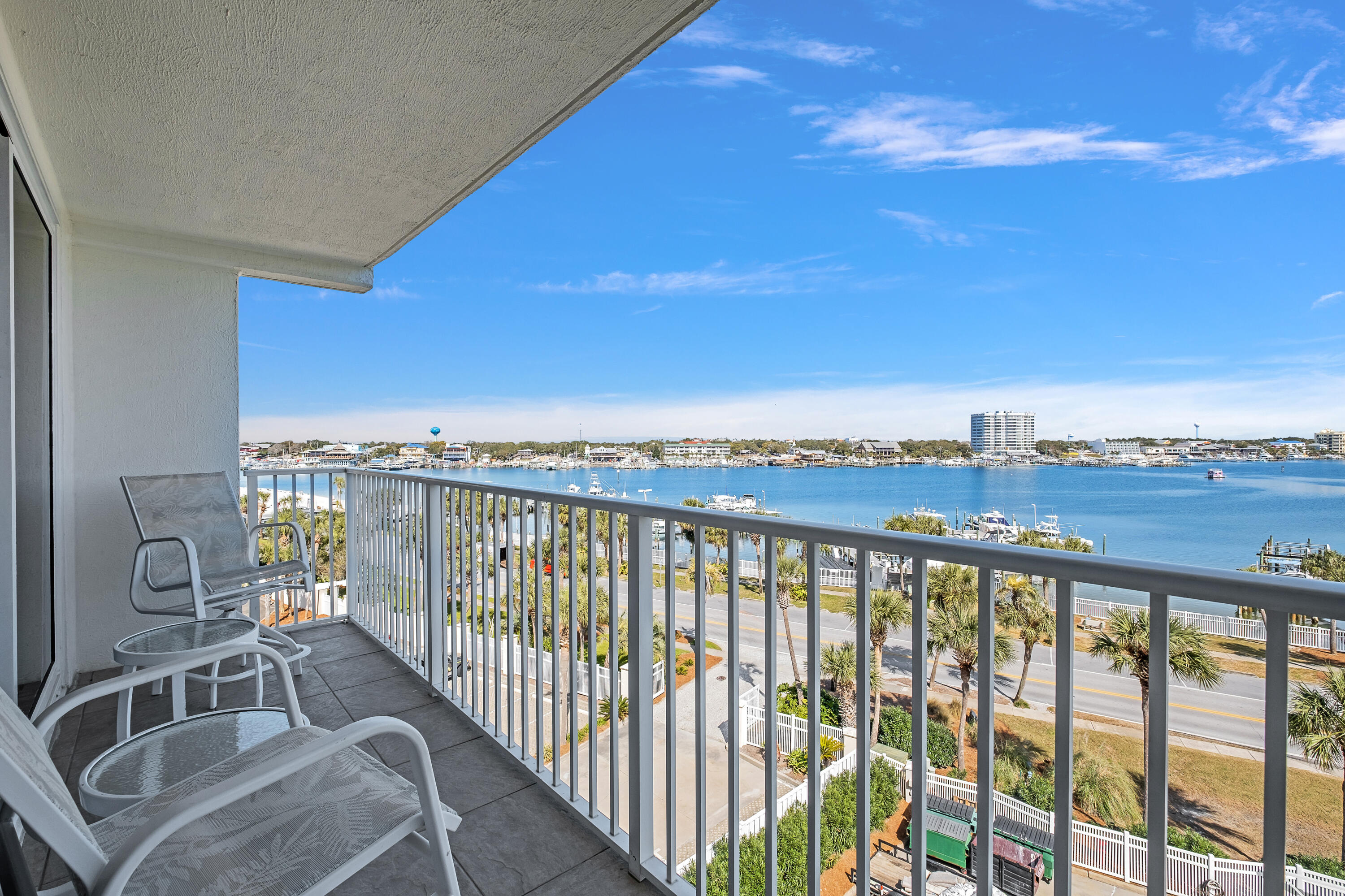 WATERVIEW TOWERS - Residential