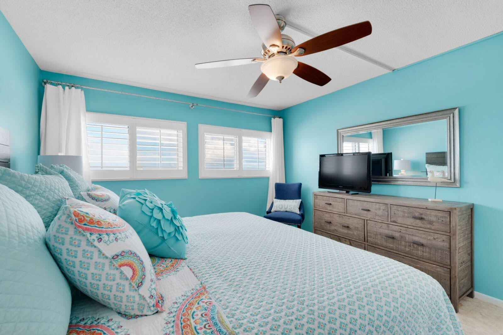 BEACH HOUSE CONDO PH 1 - Residential