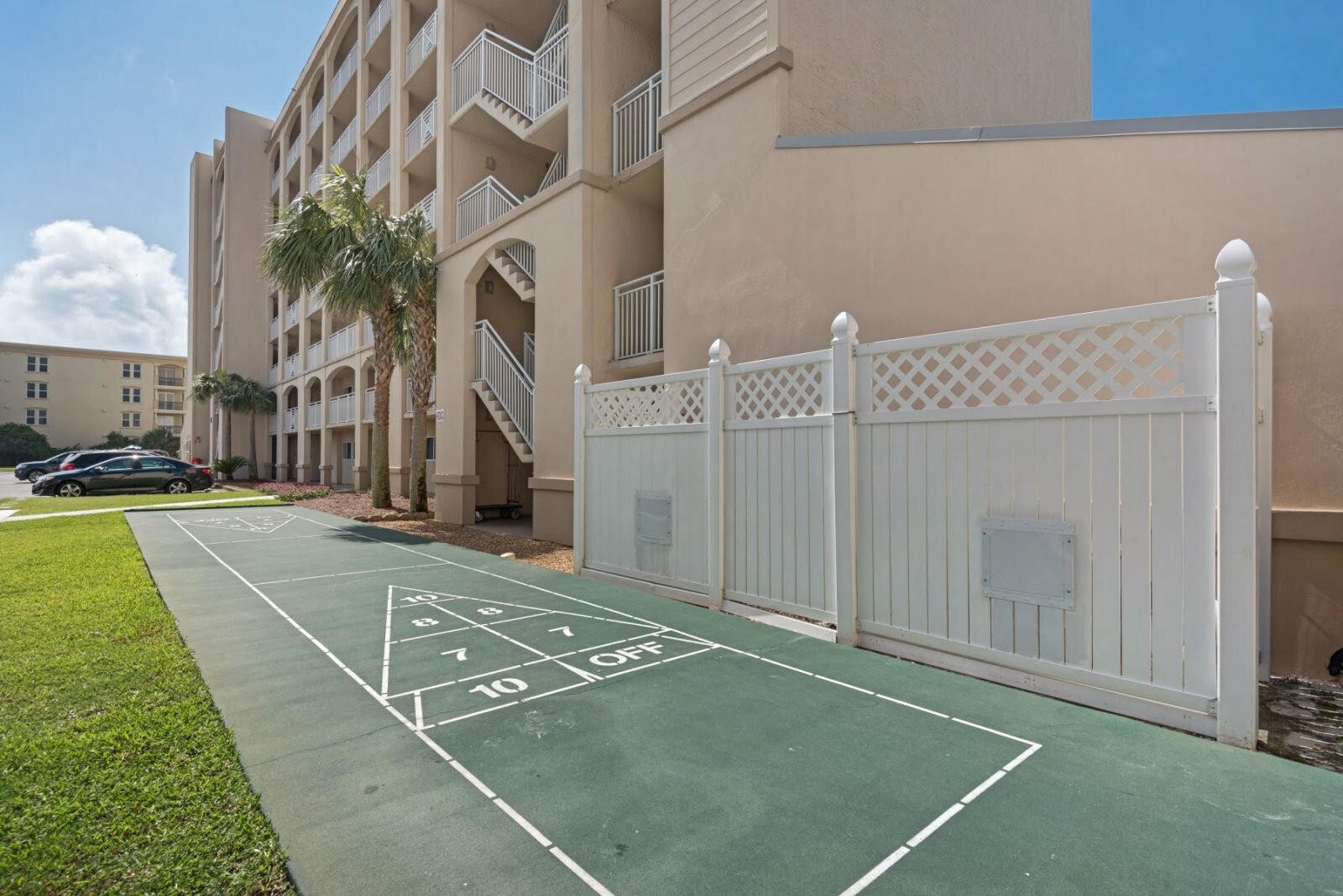 BEACH HOUSE CONDO PH 1 - Residential