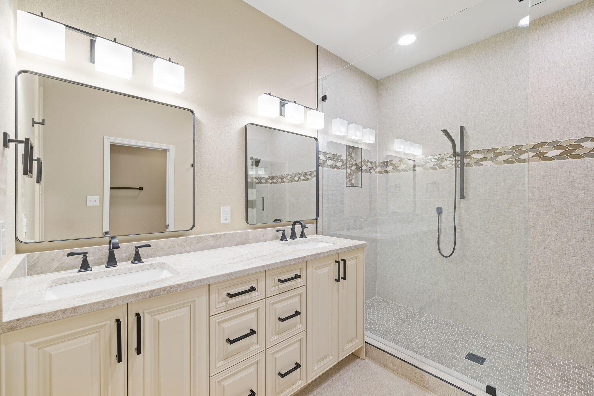 NORTHSHORE - Residential