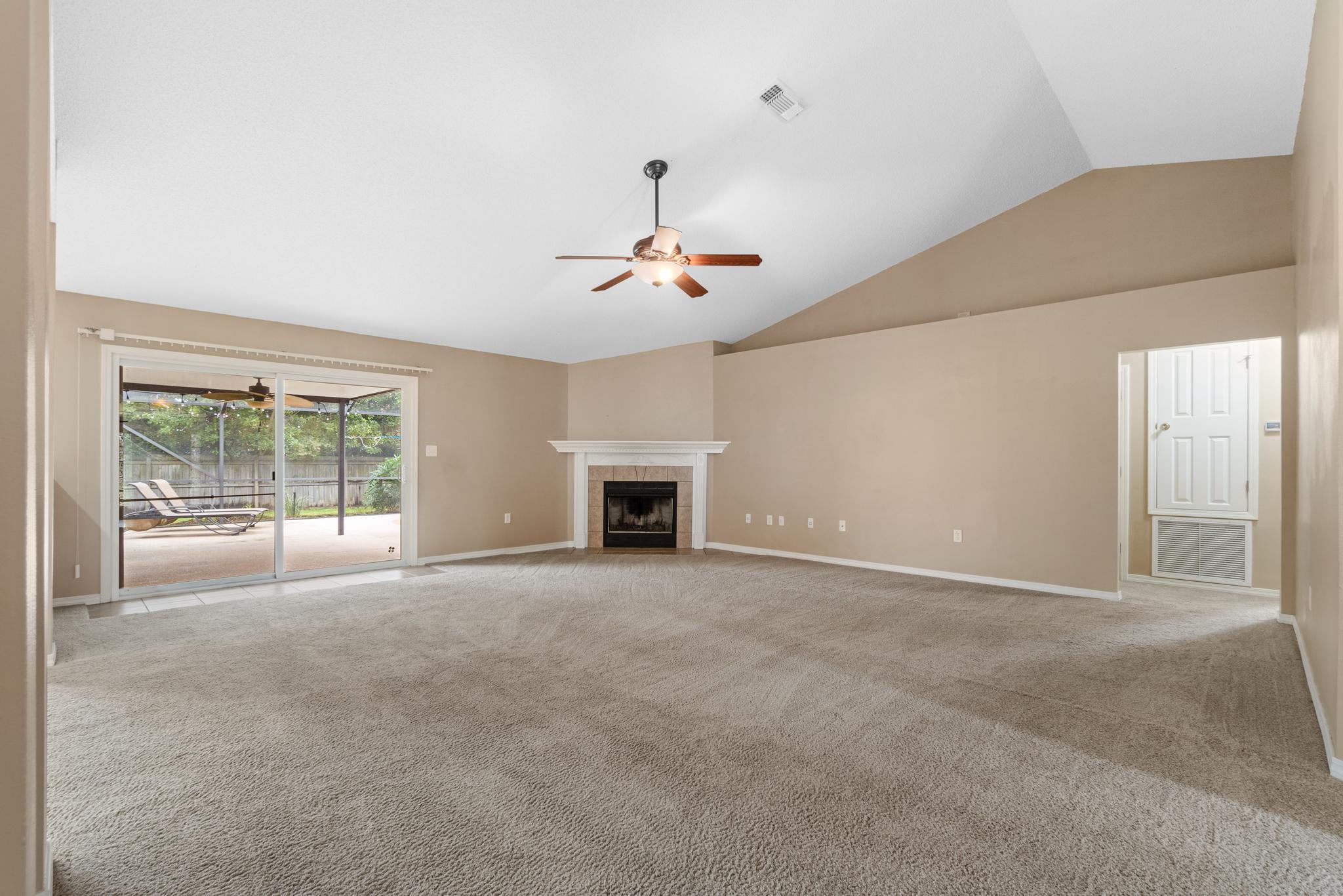 ASHBERRY WOODS - Residential