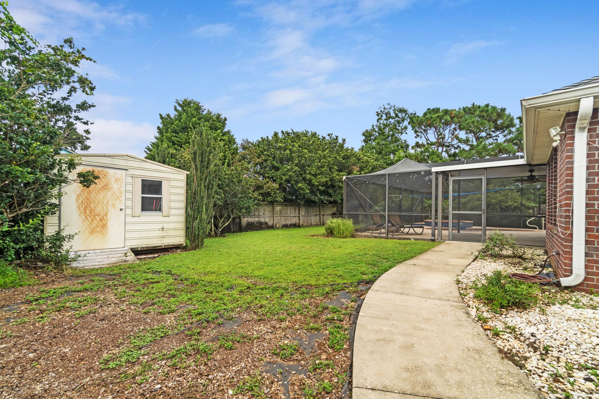 ASHBERRY WOODS - Residential