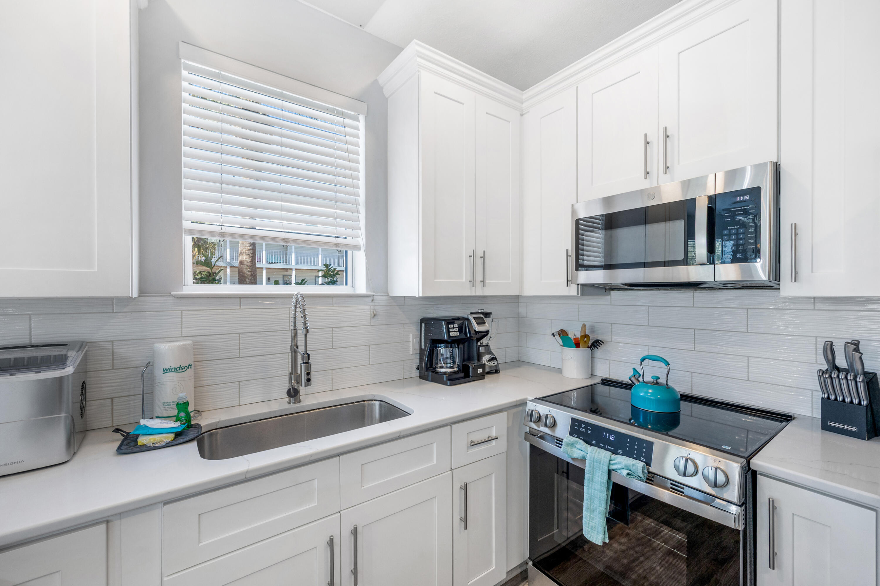 CRYSTAL BEACH - Residential