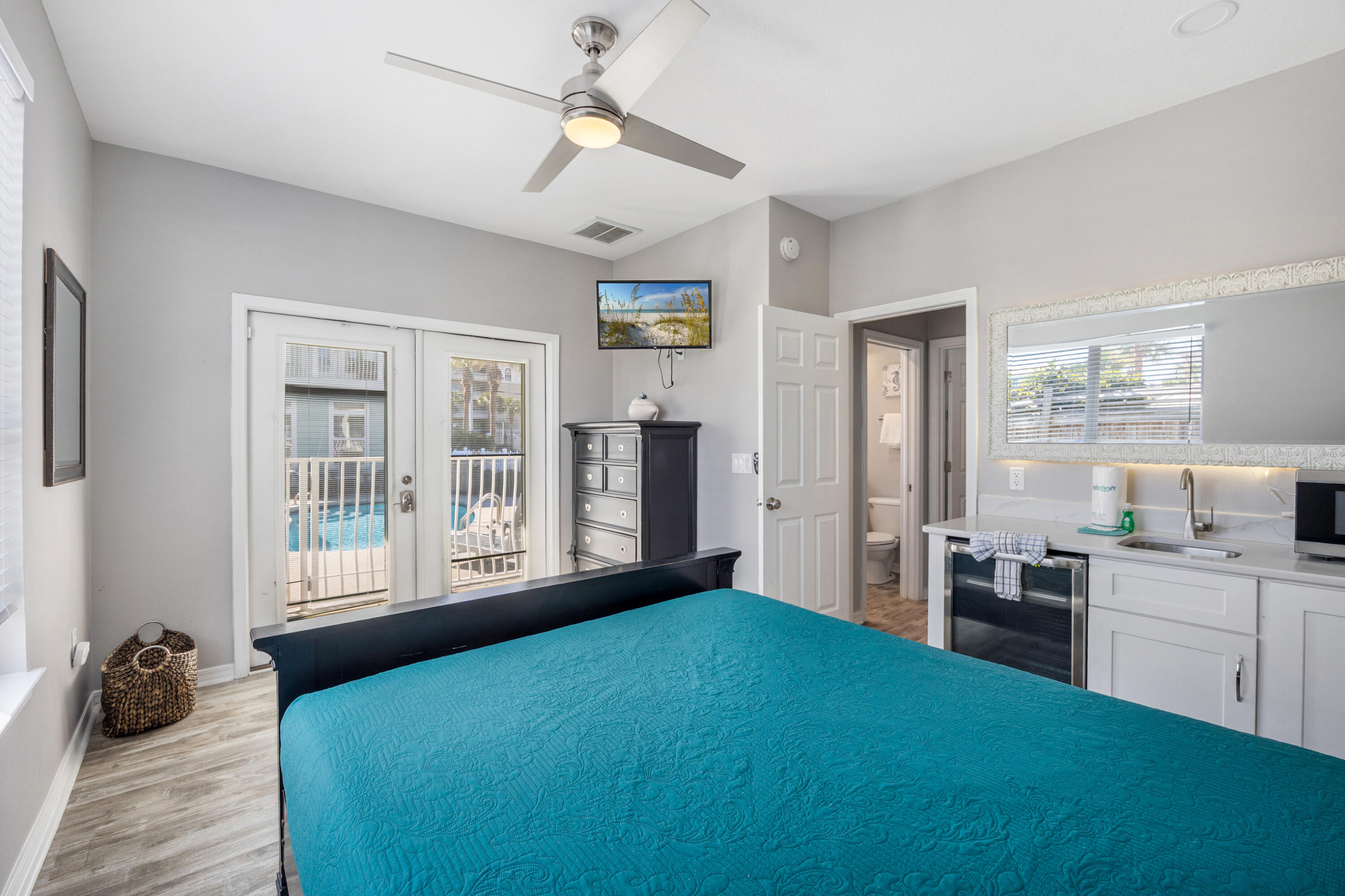 CRYSTAL BEACH - Residential