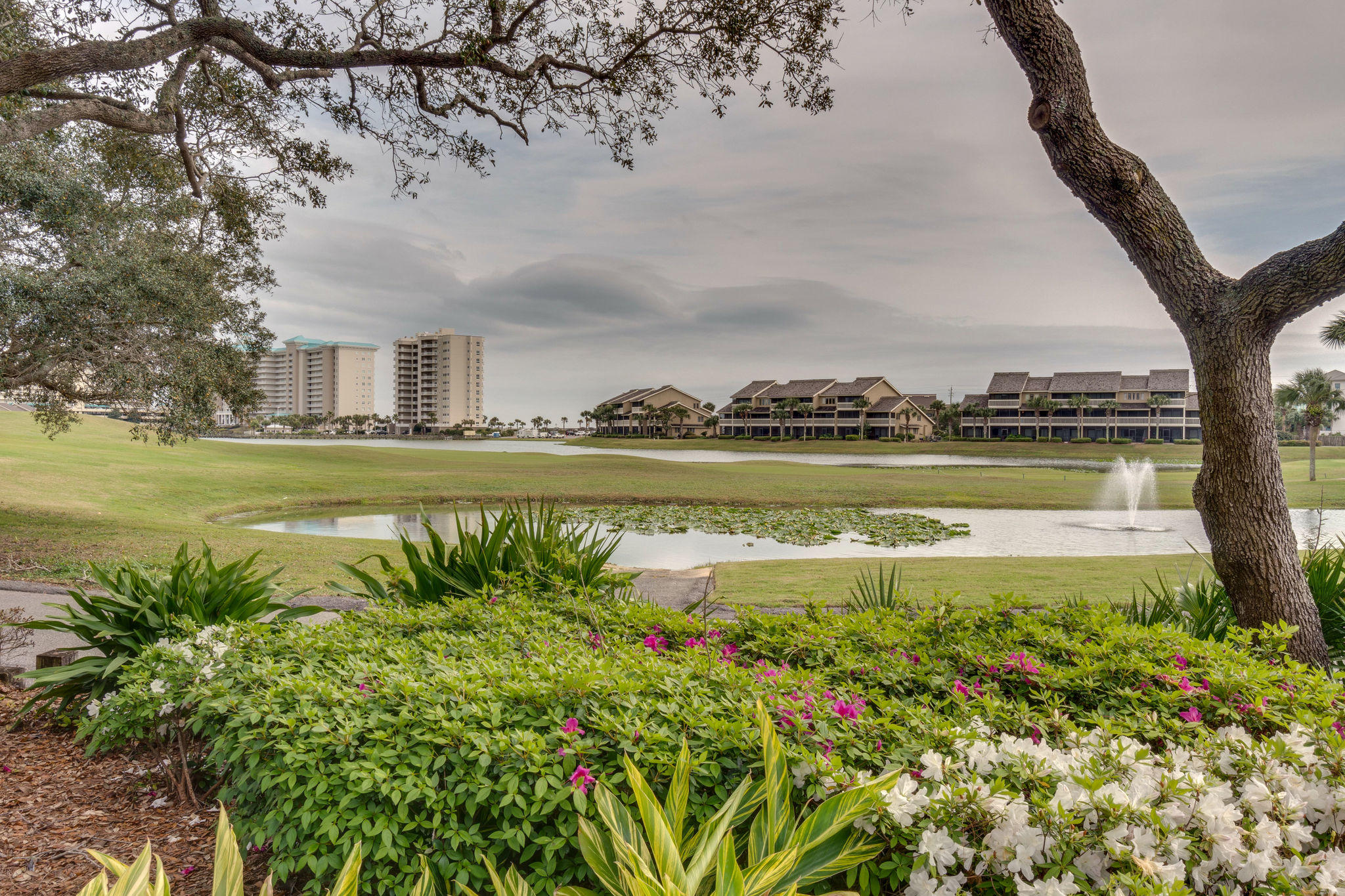 SEASCAPE CONDO GARDEN VILLA - Residential