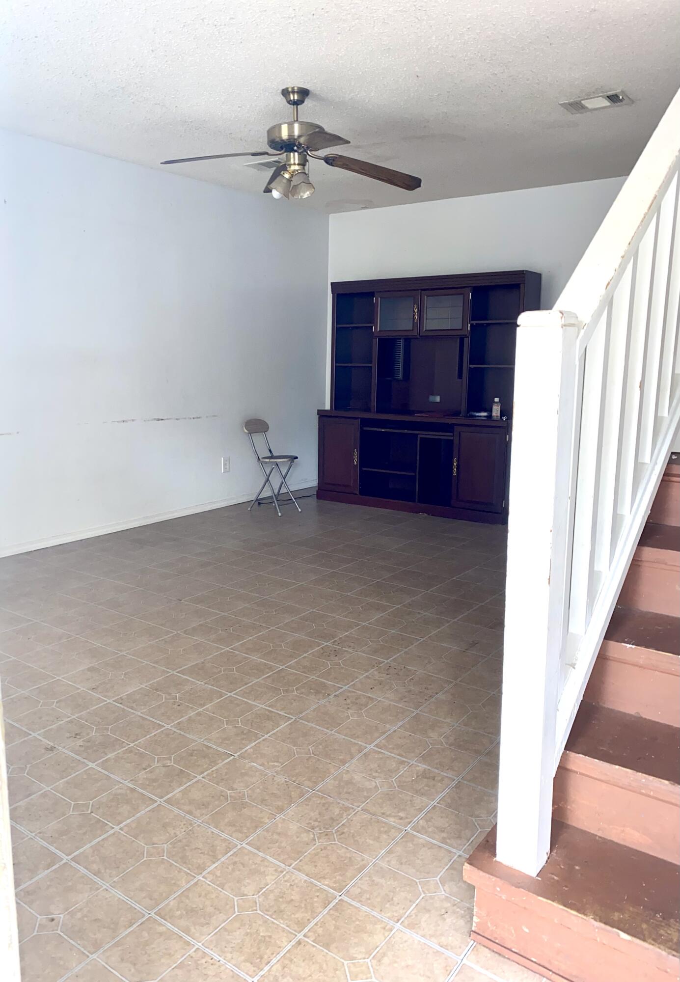 Good investment property or perfect first home. This 2 bedroom , 1.5 bath in the heart of Fort Walton Beach has an easy commute to both military bases, beaches, entertainment, restaurants and shopping.  Washing Machine and Dryer convey with the property. Roof age is 2014. HVAC age is 2020. Hot Water Heater age is 2012. Rent average is $950 -$1,200 per month. . Buyer to verify all dimensions and information. In need of some repairs.
