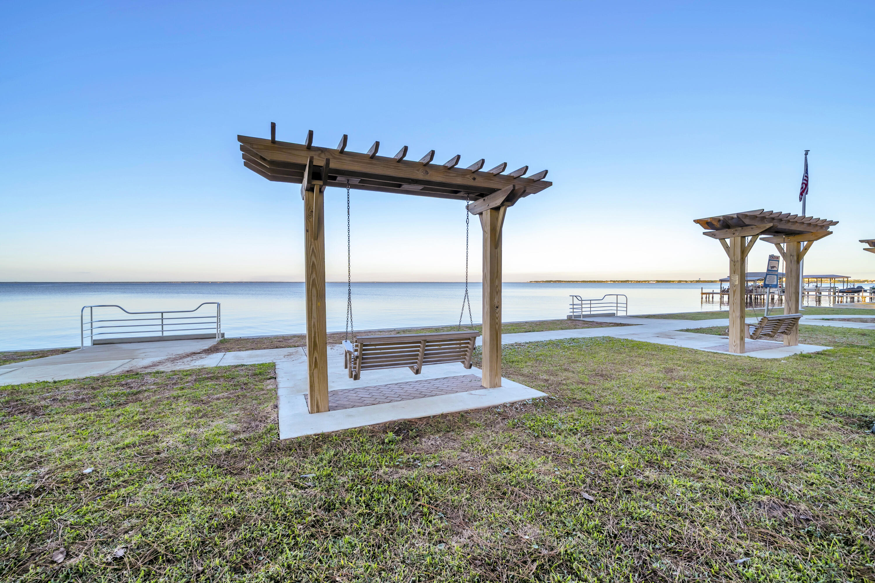 HOLIDAY SHORES ESTATES - Residential