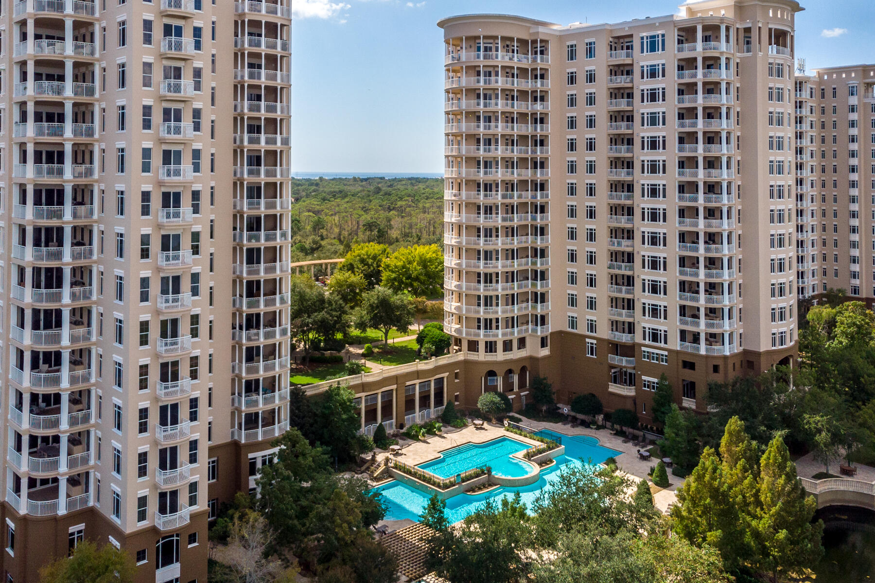 ONE WATER PLACE - Residential