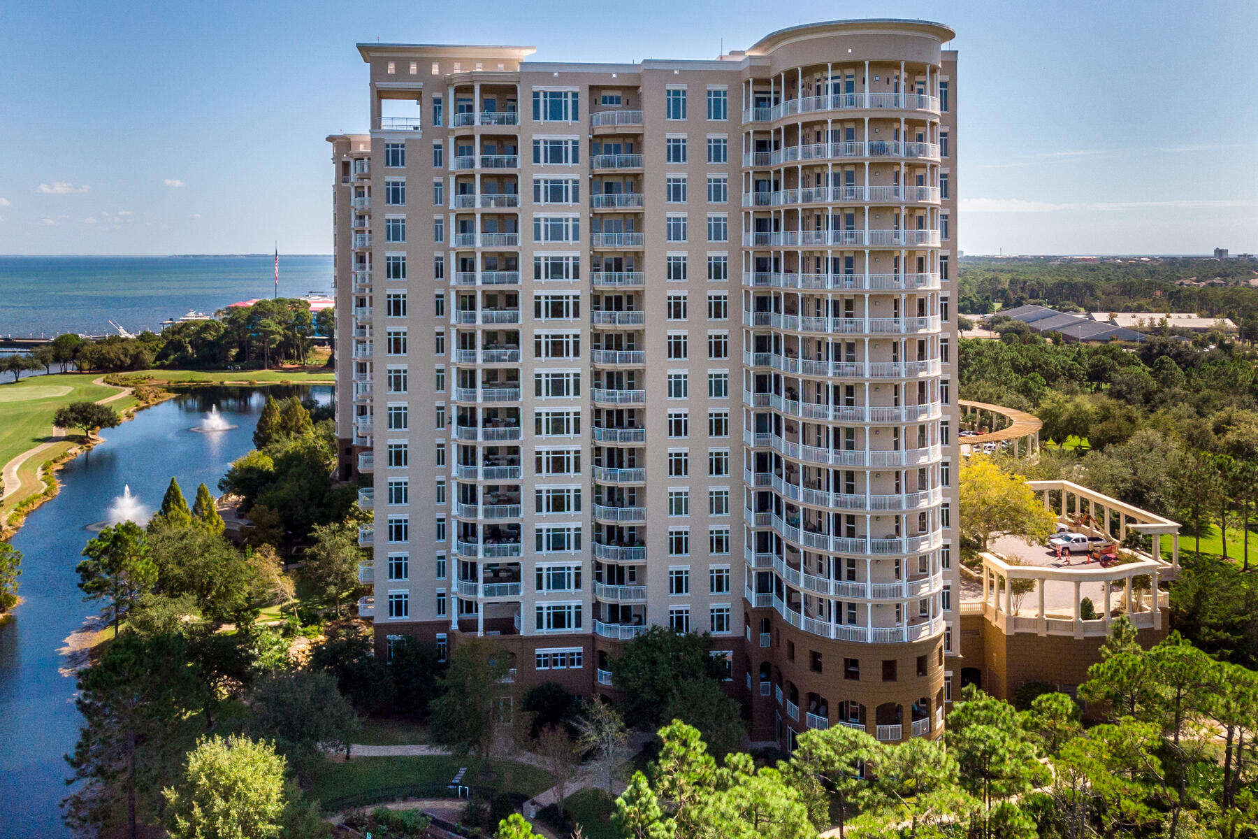 ONE WATER PLACE - Residential