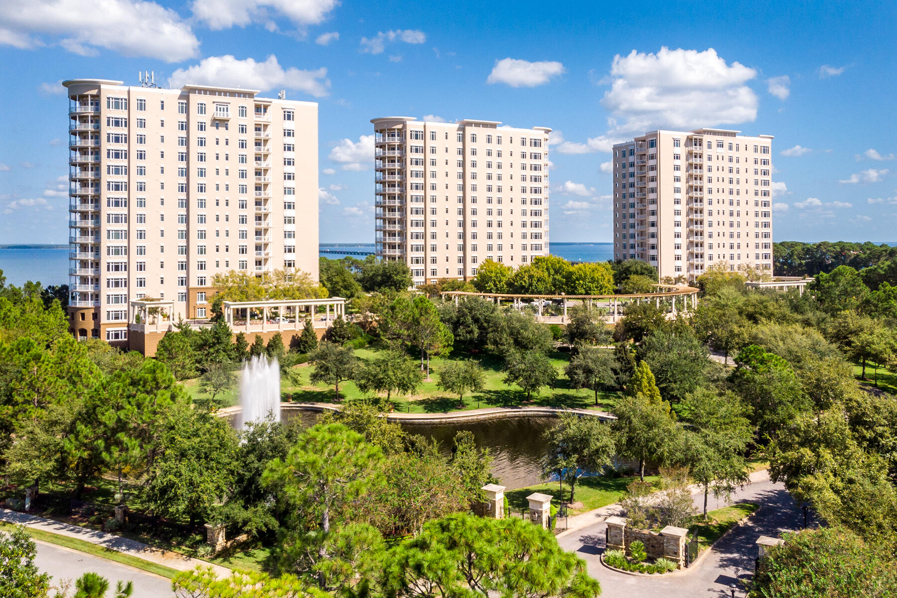 ONE WATER PLACE - Residential