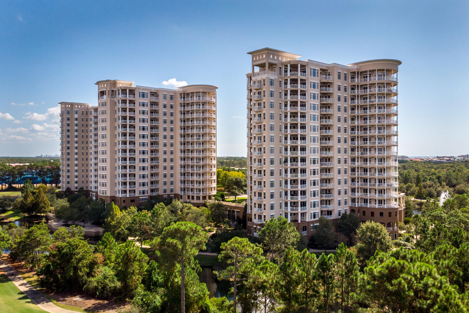ONE WATER PLACE - Residential