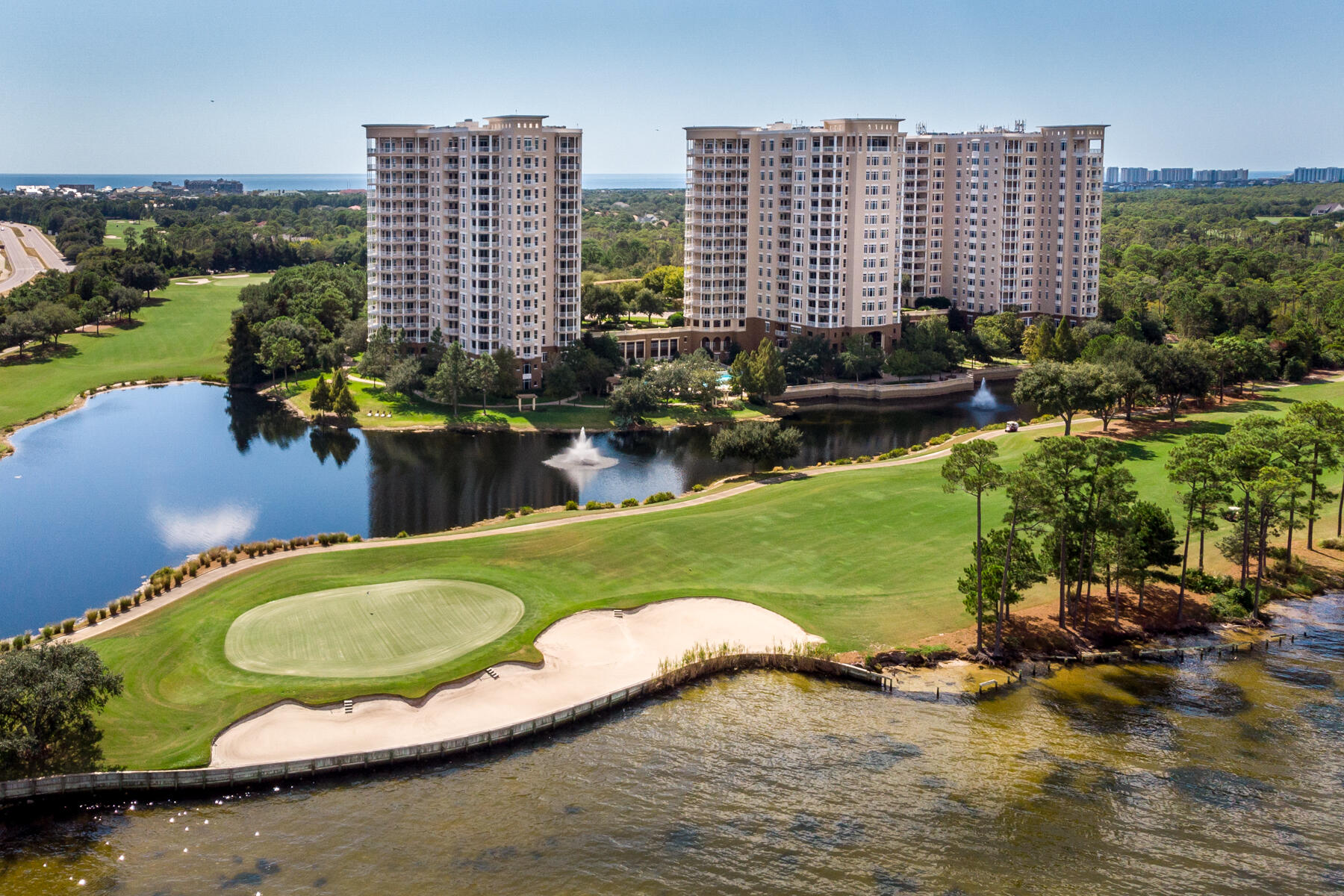 ONE WATER PLACE - Residential
