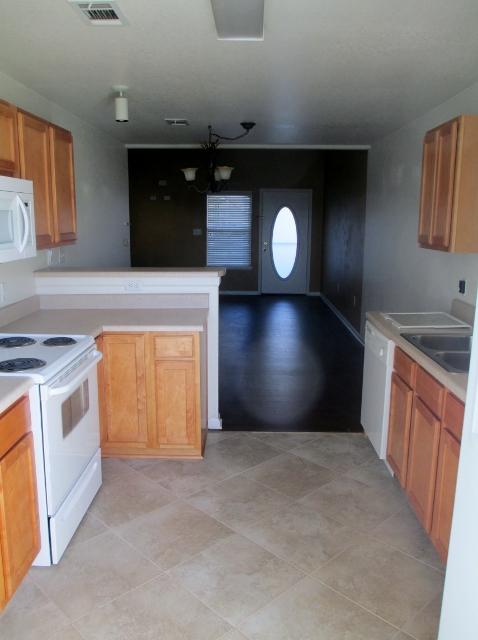 YACHT CLUB OAKS - Residential