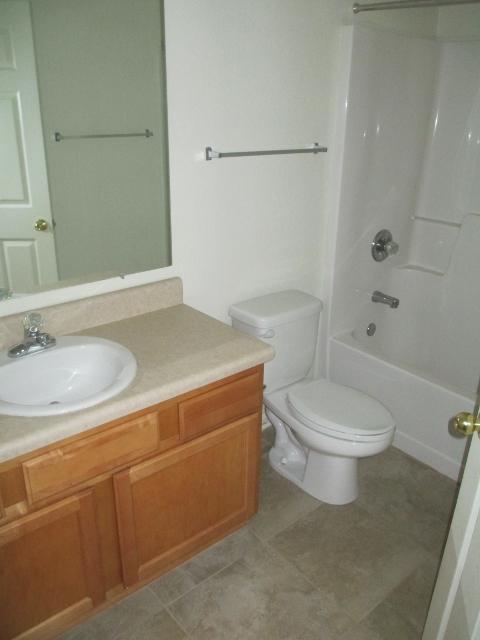 YACHT CLUB OAKS - Residential