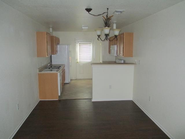 YACHT CLUB OAKS - Residential