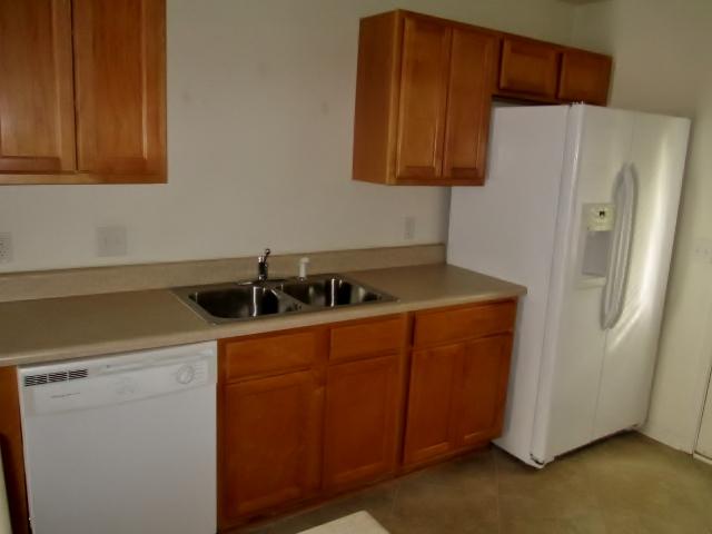 YACHT CLUB OAKS - Residential