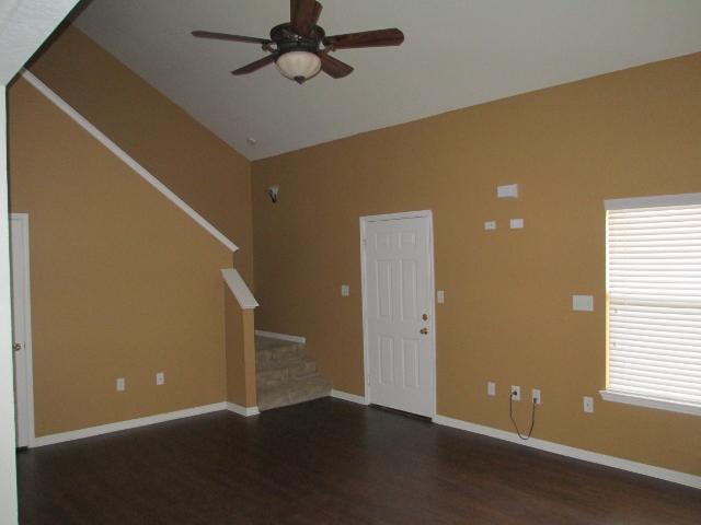 YACHT CLUB OAKS - Residential
