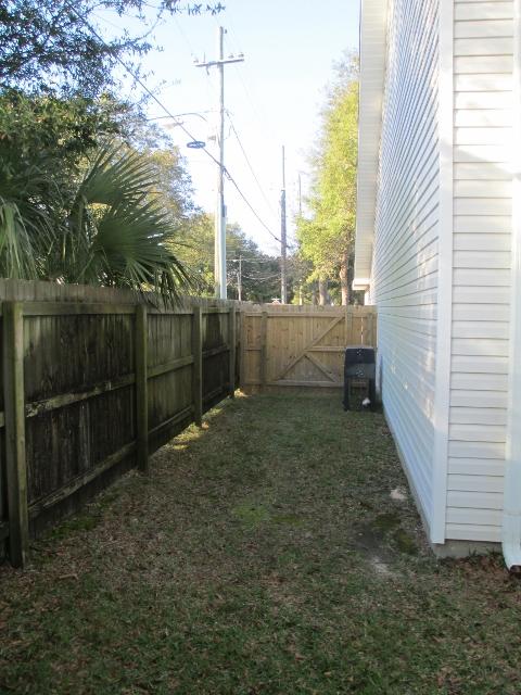YACHT CLUB OAKS - Residential