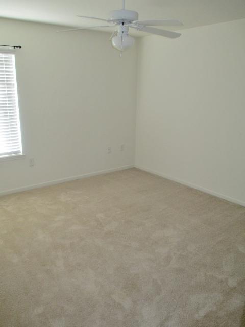 YACHT CLUB OAKS - Residential