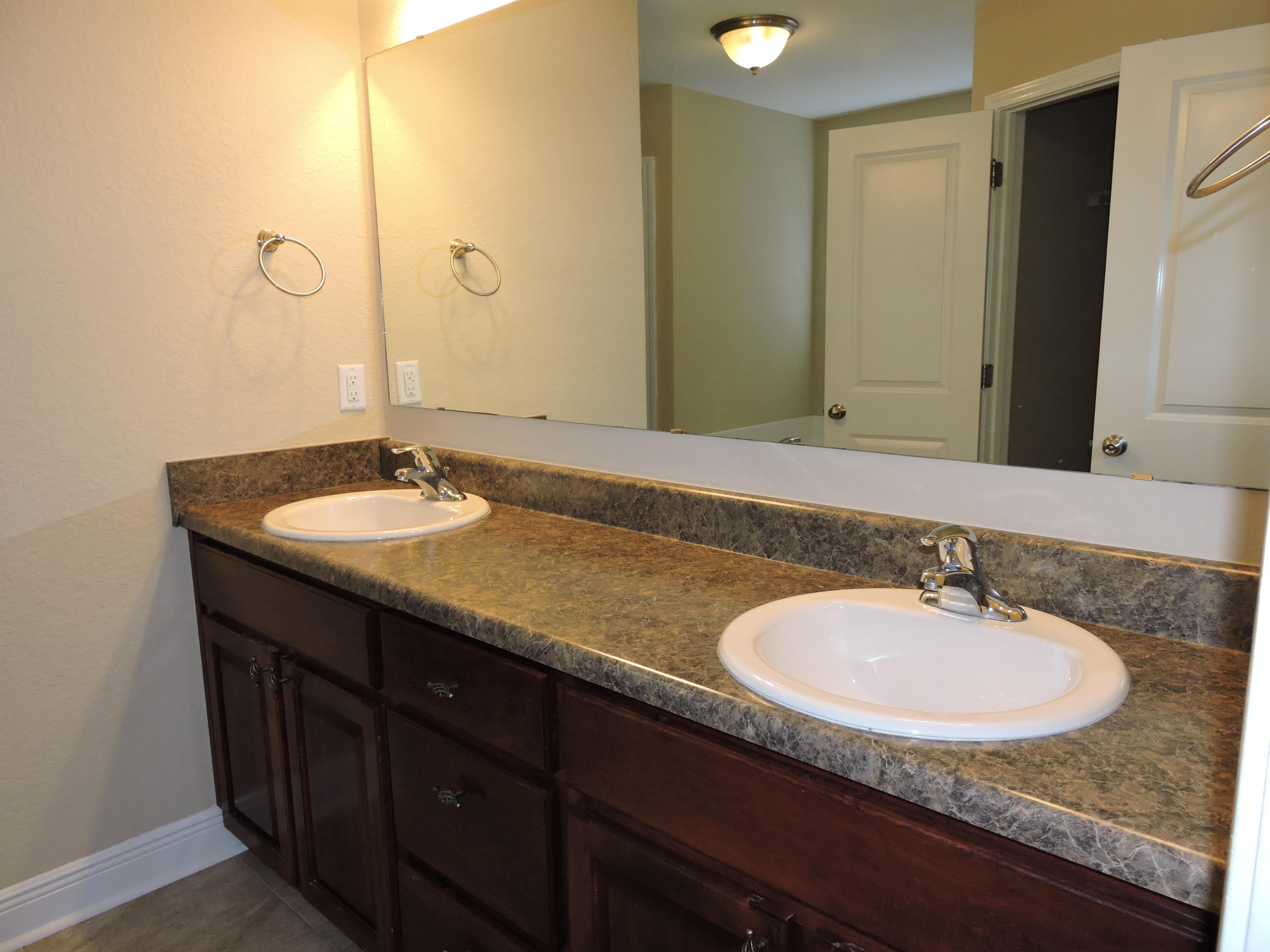 CARDINAL ESTATES - Residential Lease