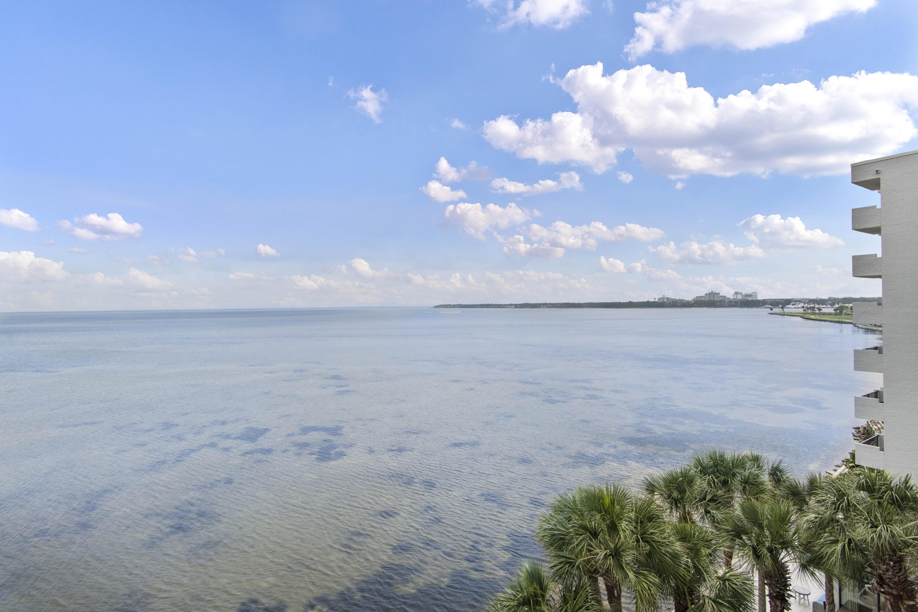 BAYSIDE CONDO SANDESTIN - Residential