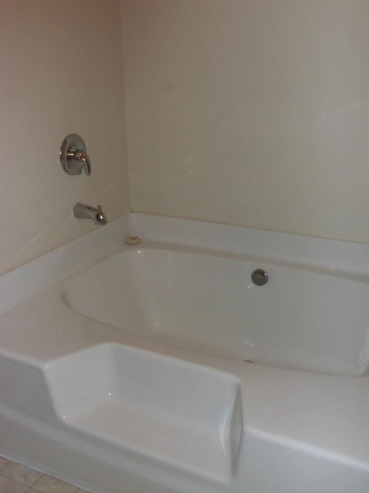 EMERALD VILLAGE S/D - Residential Lease