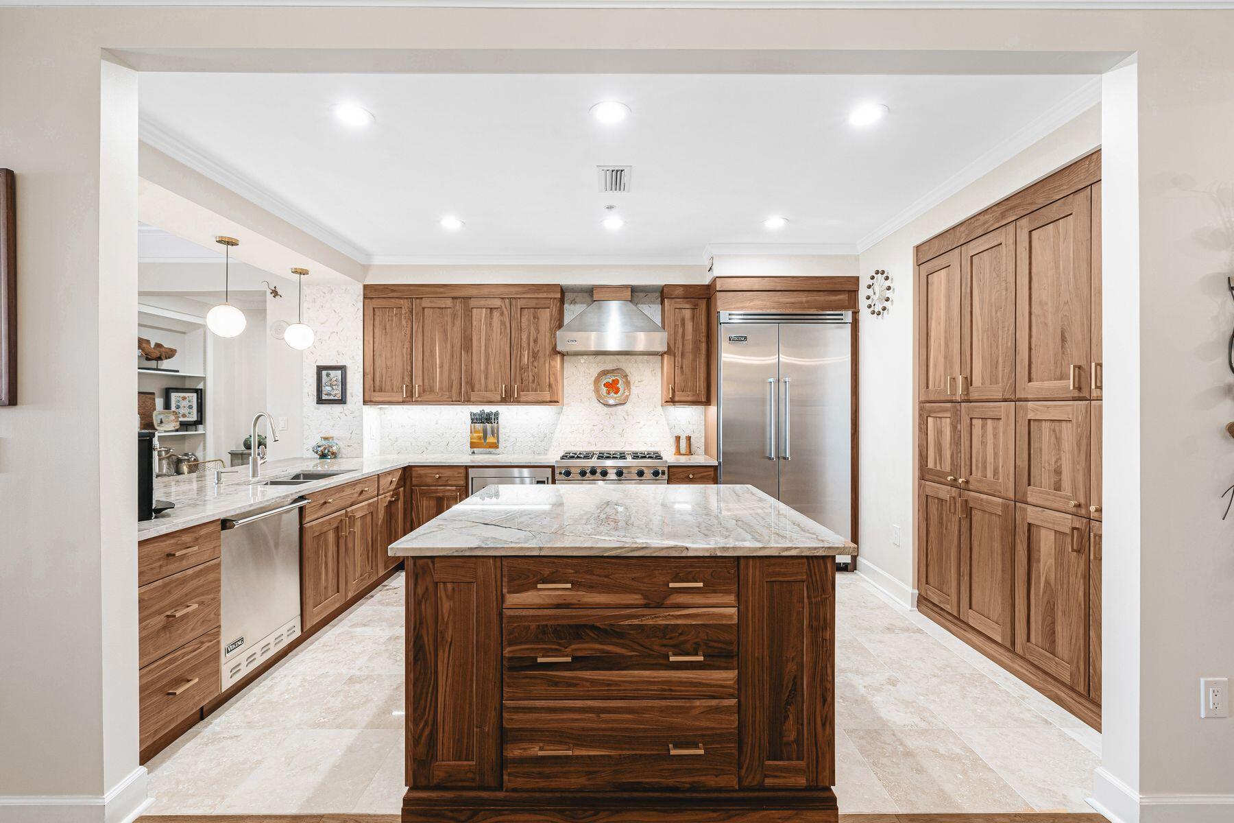 ONE WATER PLACE - Residential