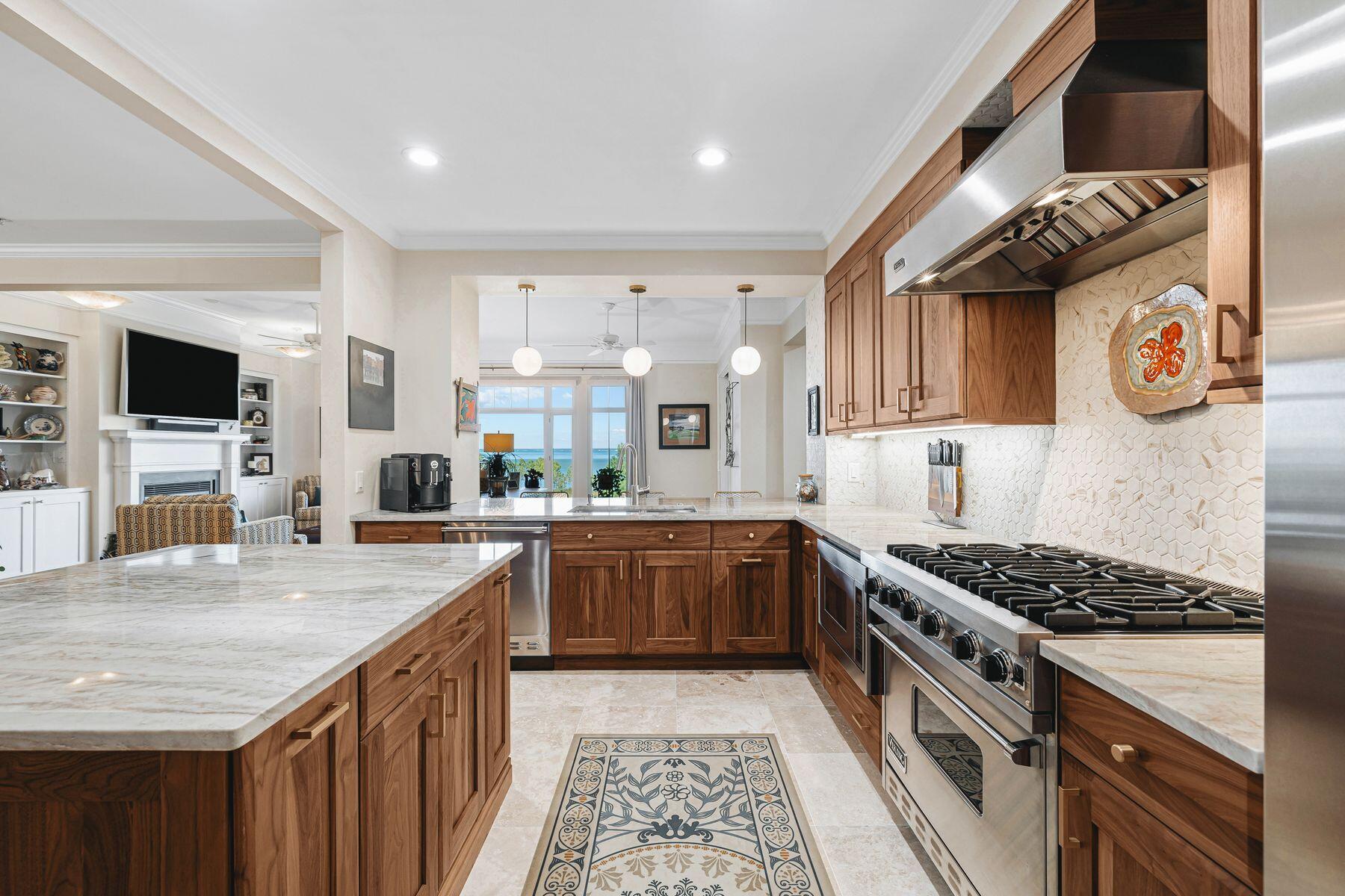 ONE WATER PLACE - Residential