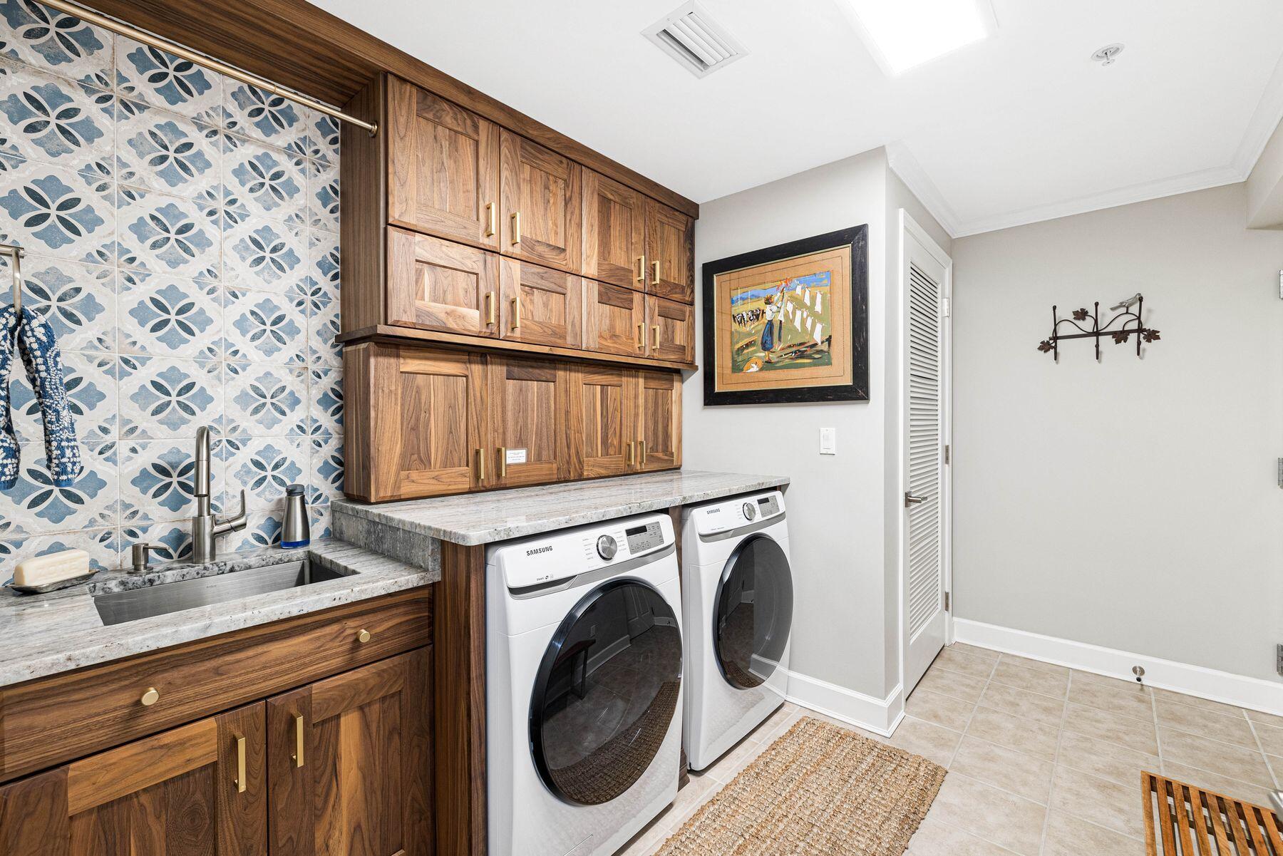 ONE WATER PLACE - Residential