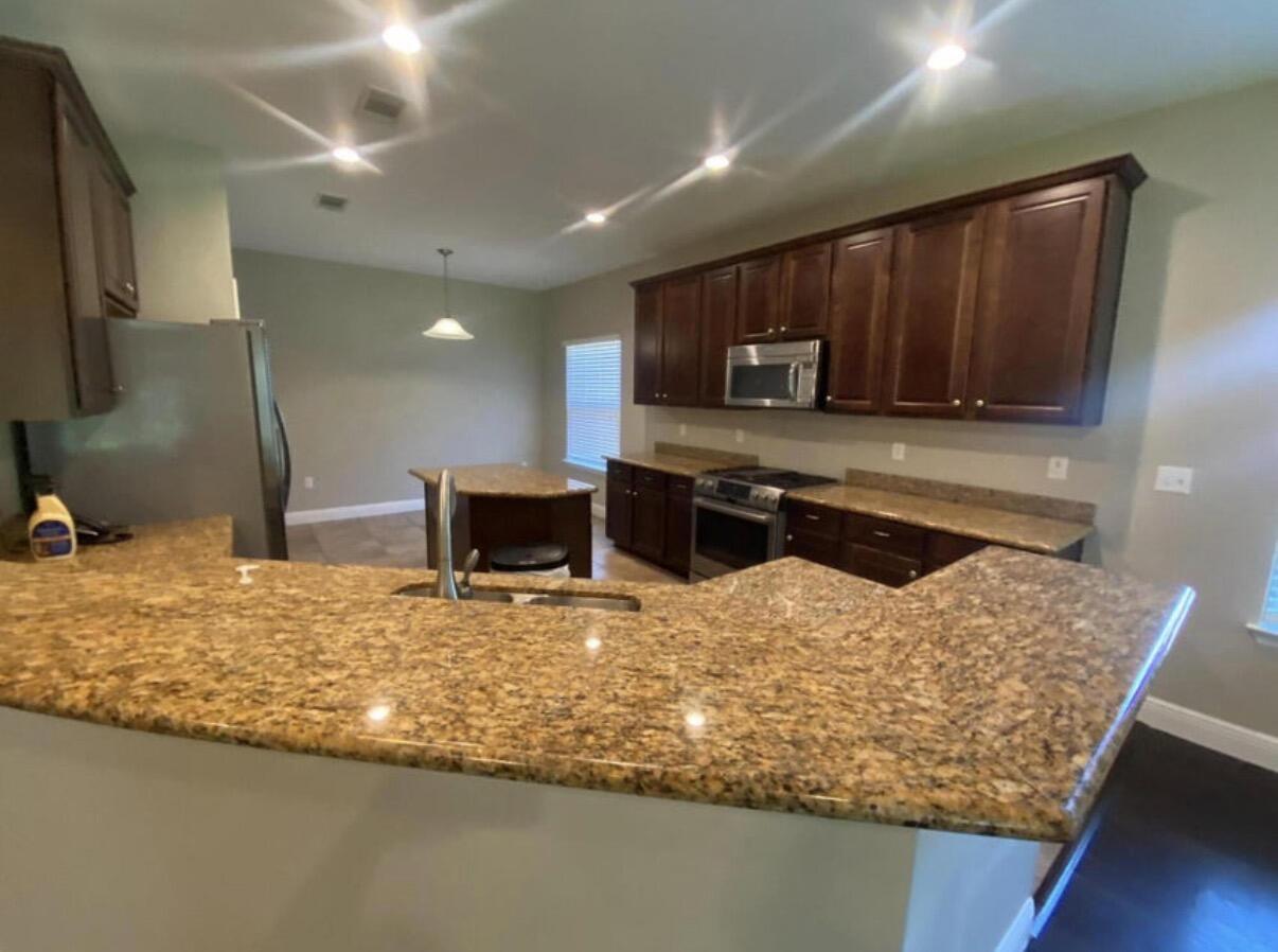 HAMMOCK BAY - Residential Lease