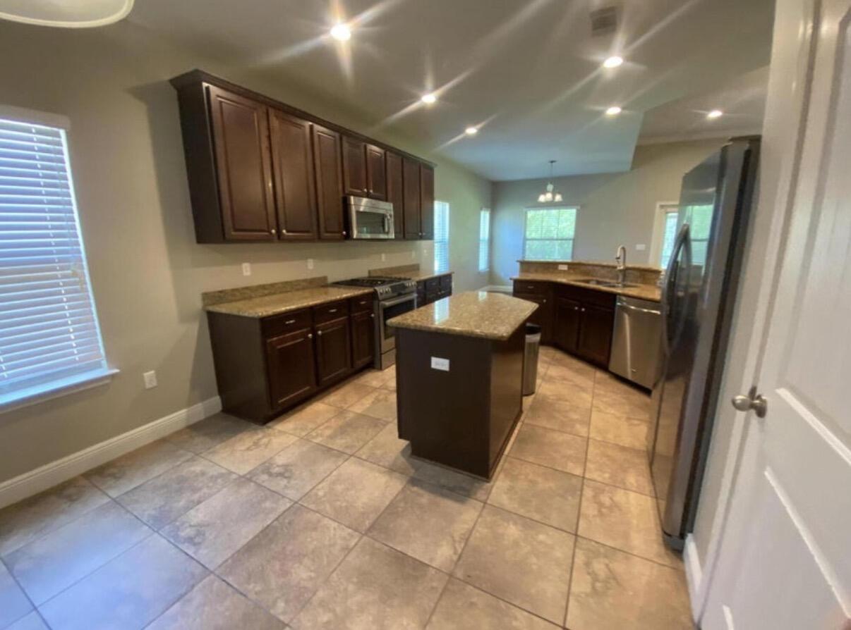 HAMMOCK BAY - Residential Lease