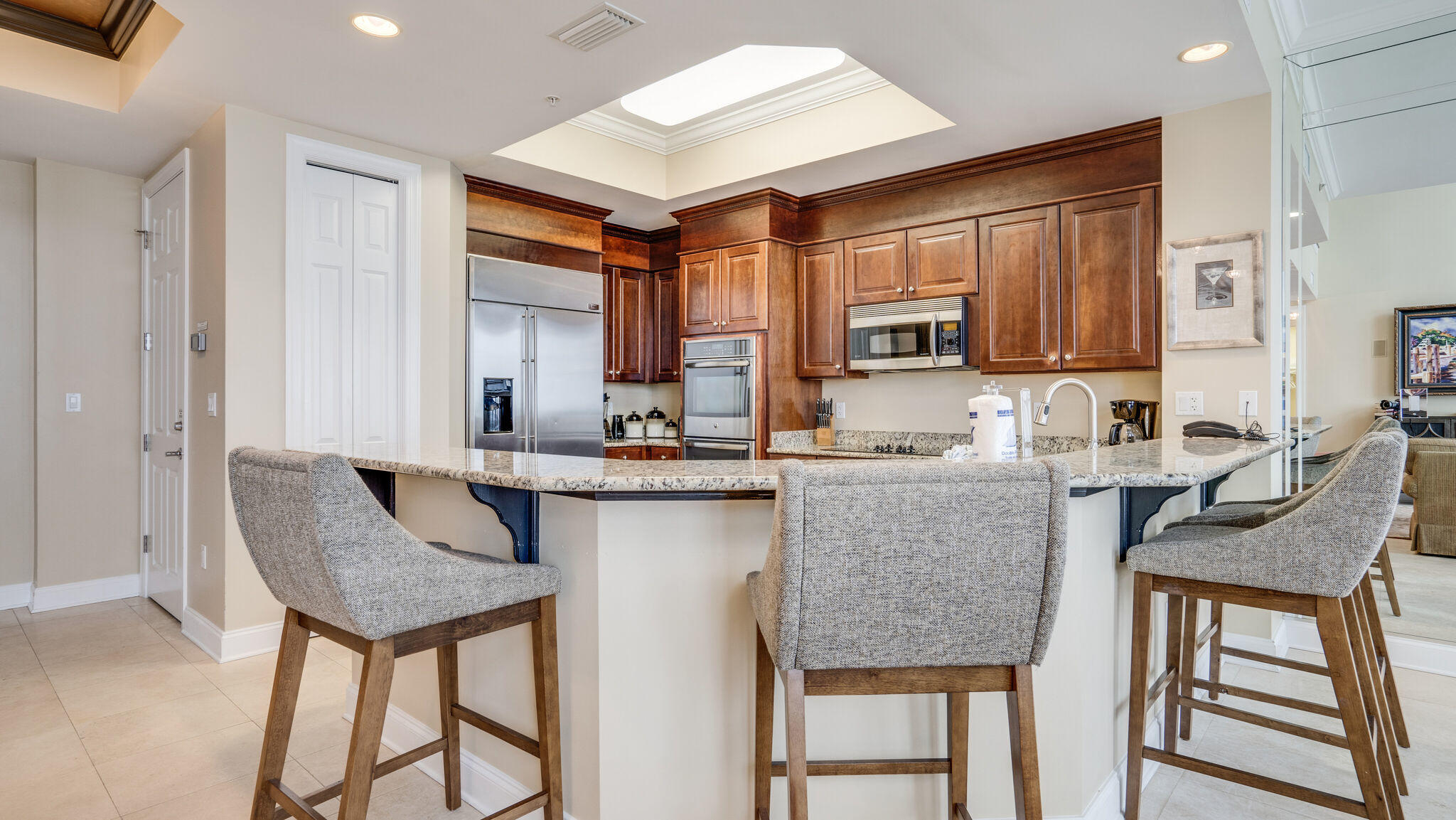 SILVER BEACH TOWERS - Residential