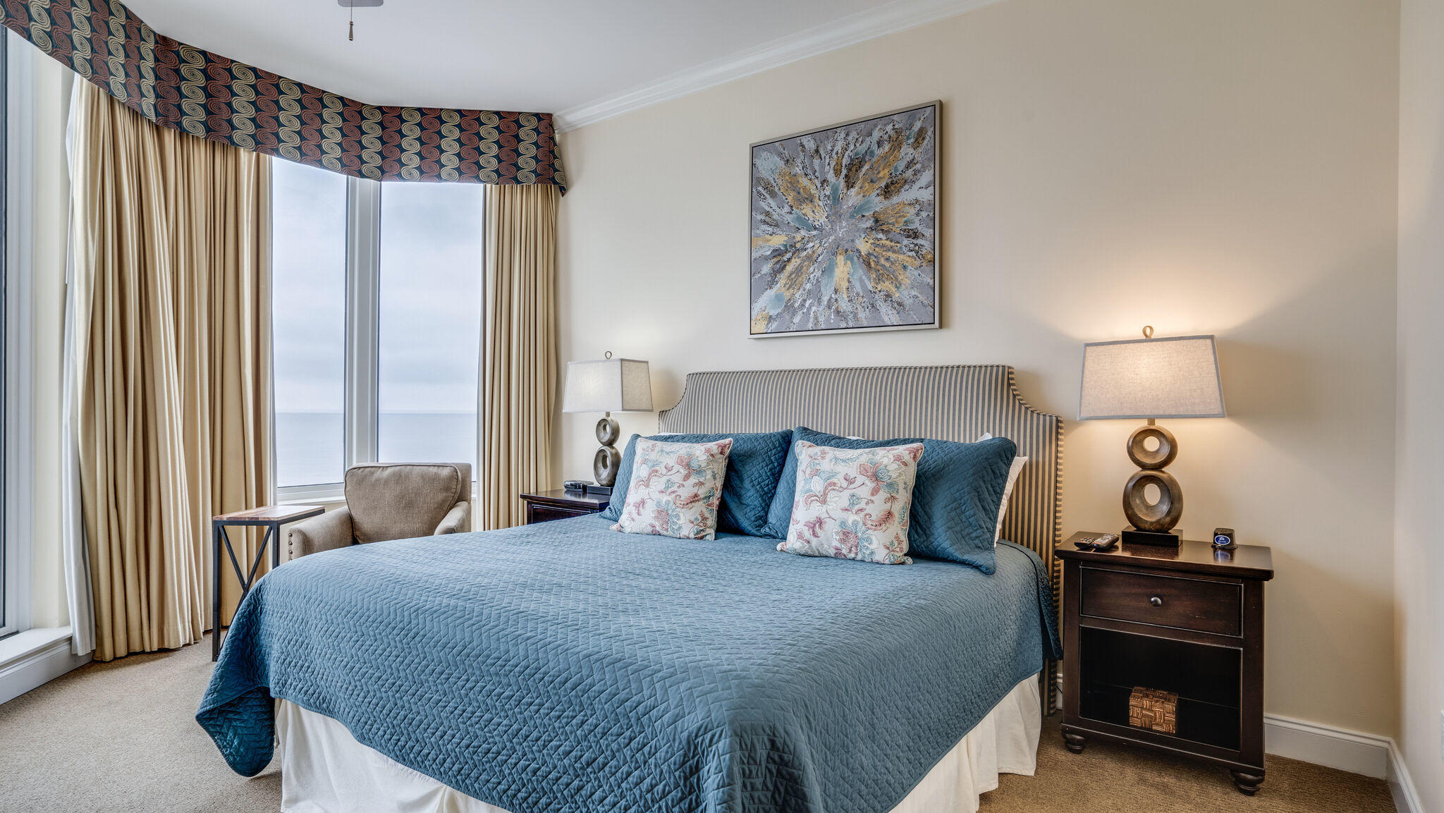 SILVER BEACH TOWERS - Residential