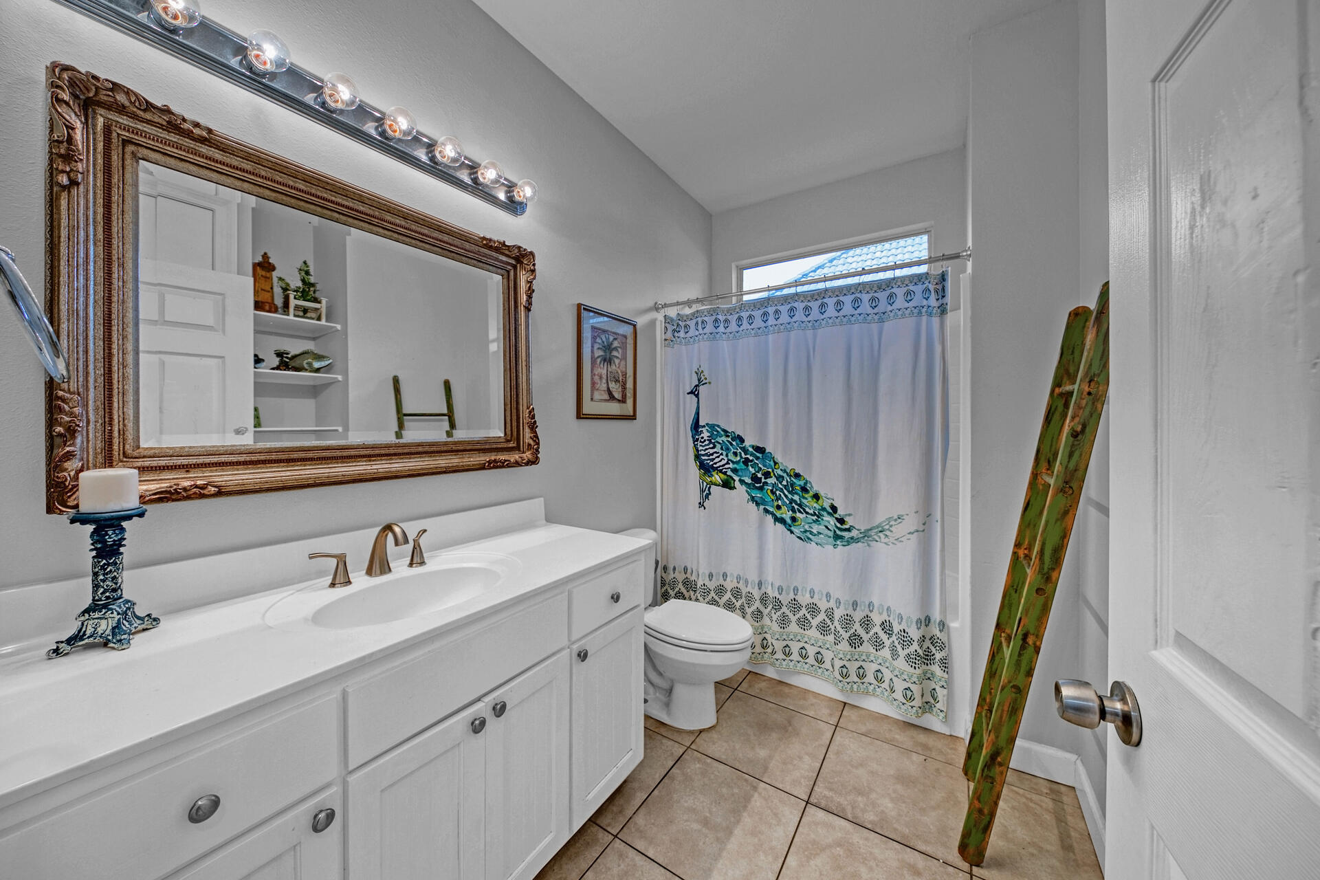 EMERALD SHORES - Residential