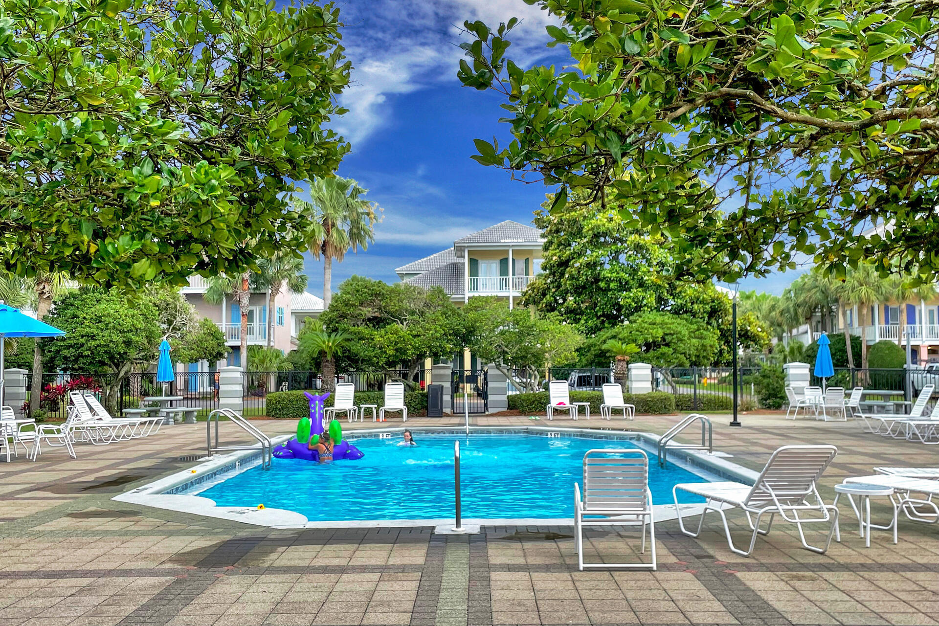 EMERALD SHORES - Residential